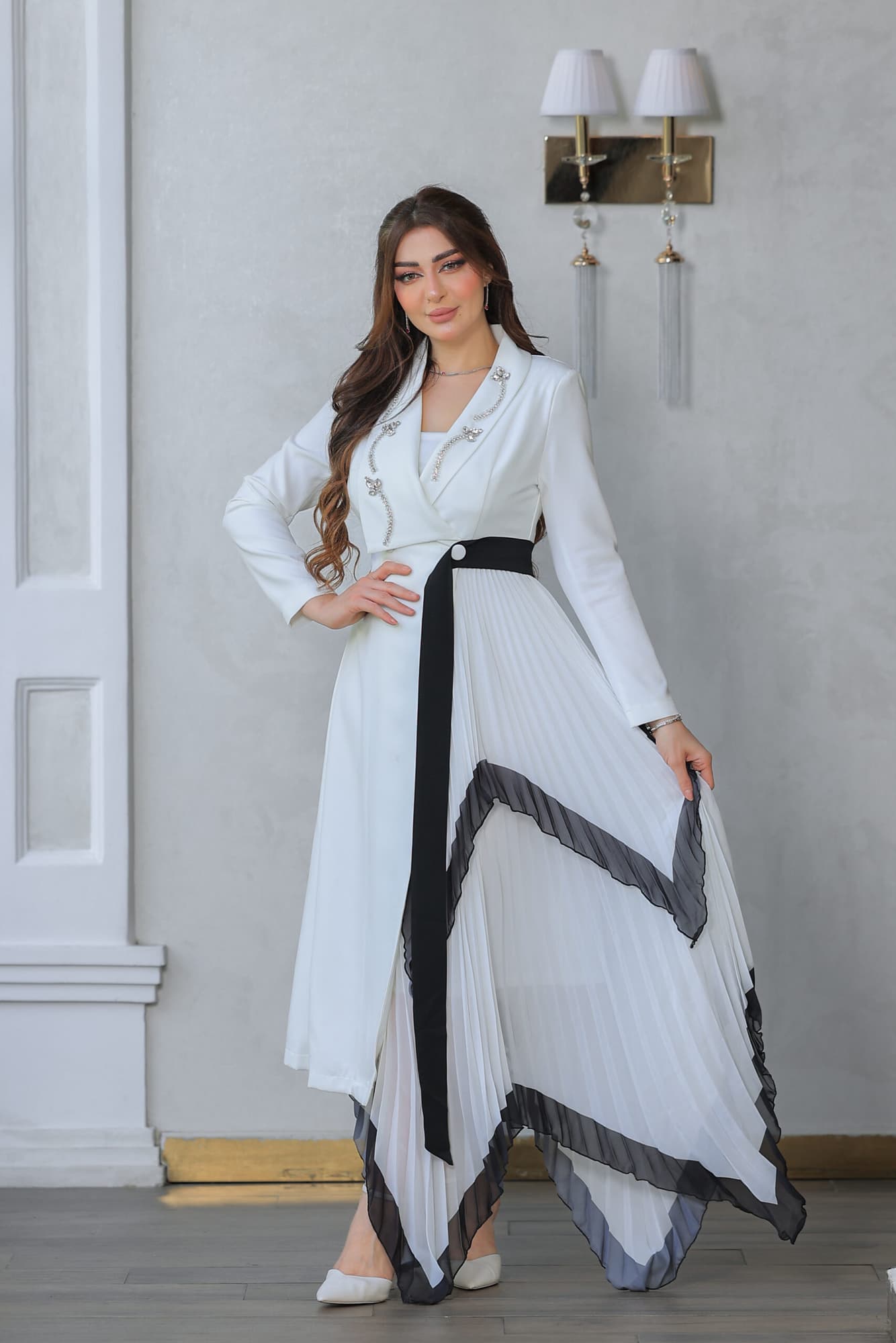 فستان ملكي باسلوب معطف وقصة جانبيه منسدله