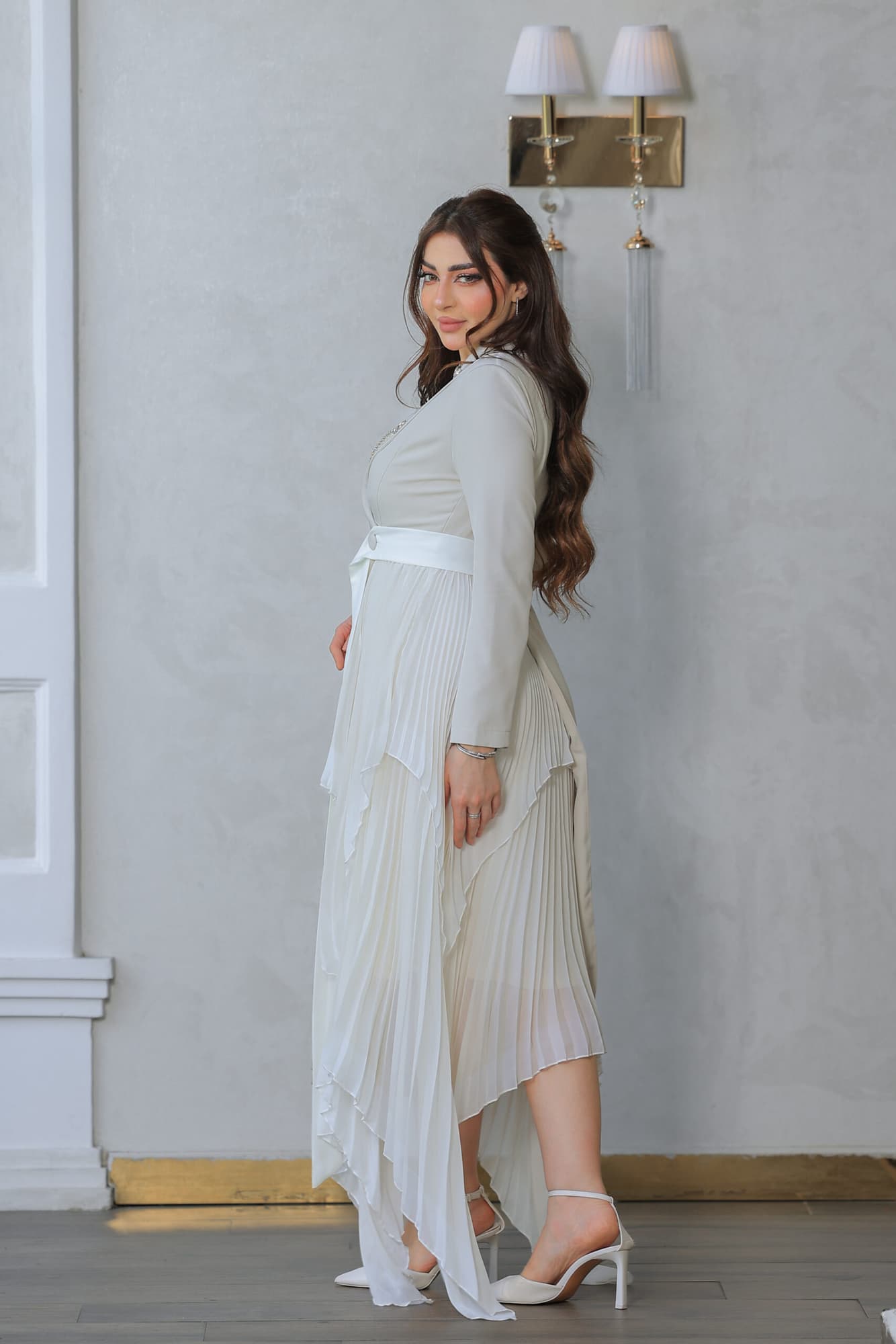 فستان ملكي باسلوب معطف وقصة جانبيه منسدله