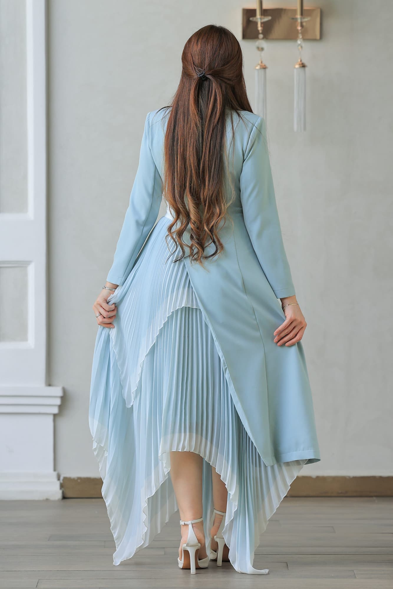 فستان ملكي باسلوب معطف وقصة جانبيه منسدله