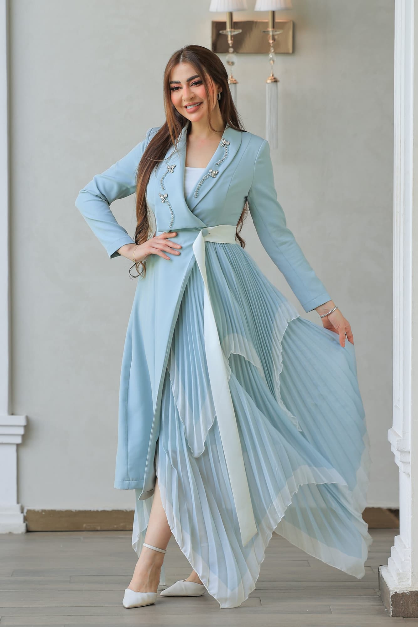 فستان ملكي باسلوب معطف وقصة جانبيه منسدله