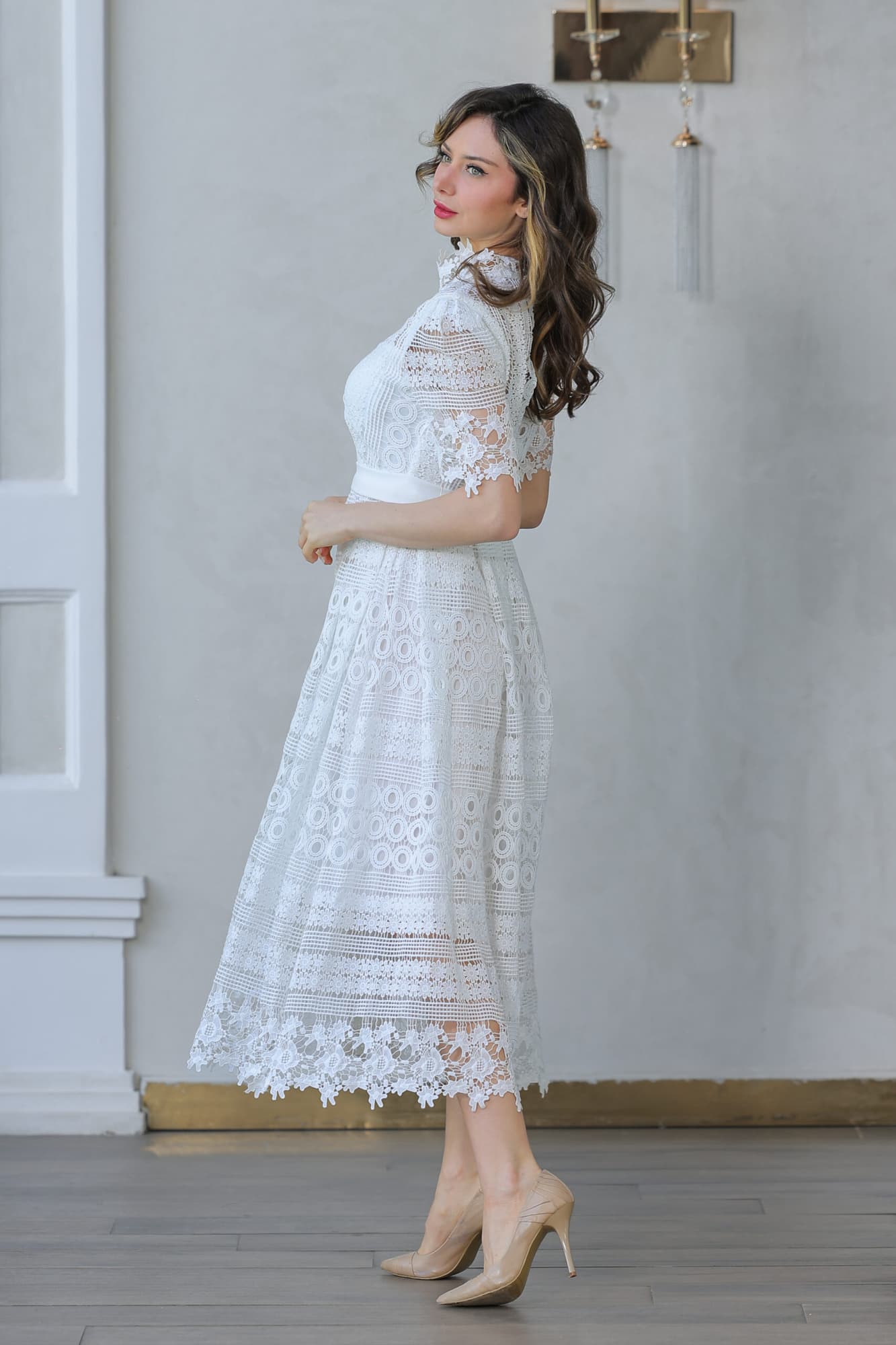 فستان دانتيل بتصميم نقوش هندسيه متداخله