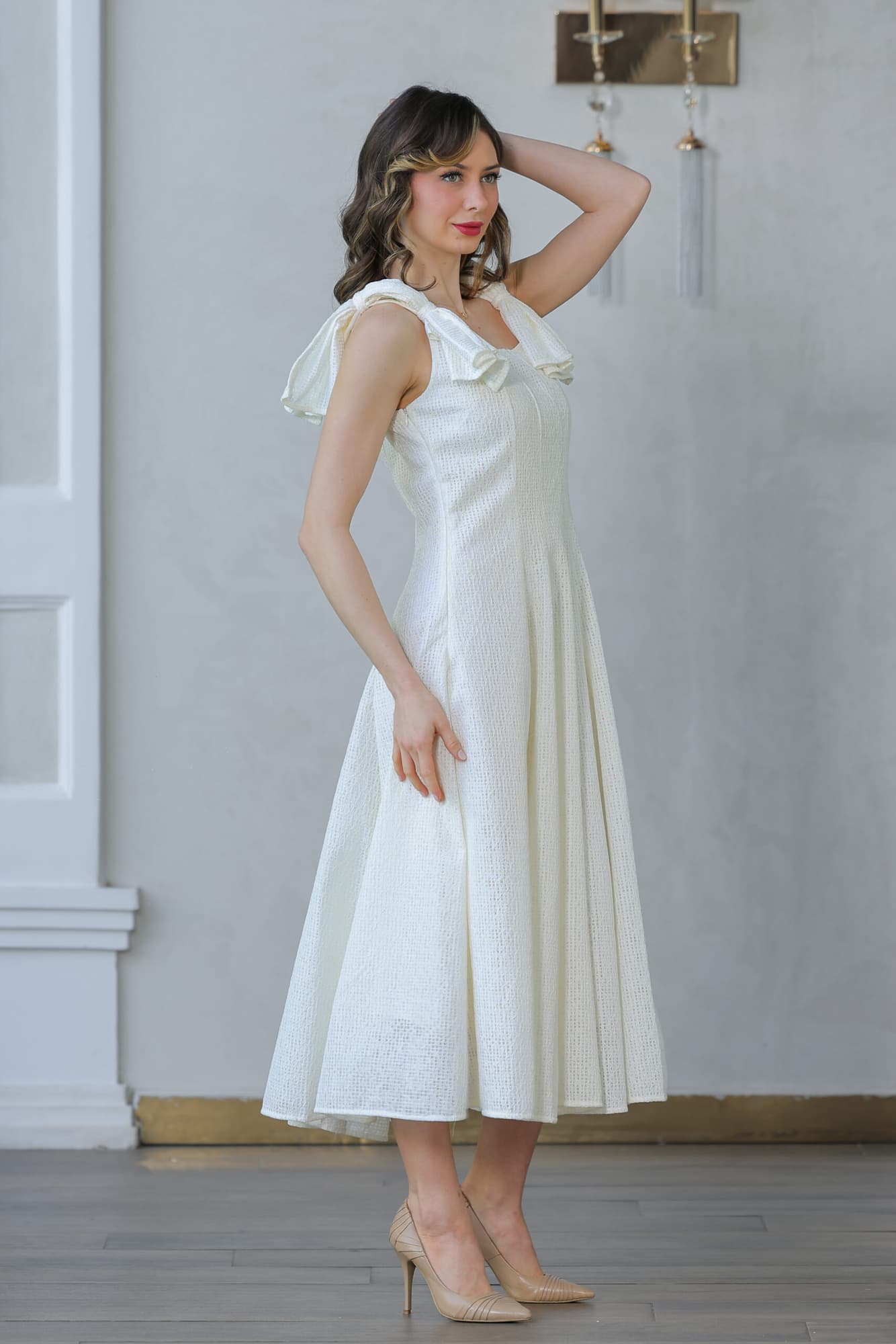 فستان أنيق بأشرطة عريضه على الكتف