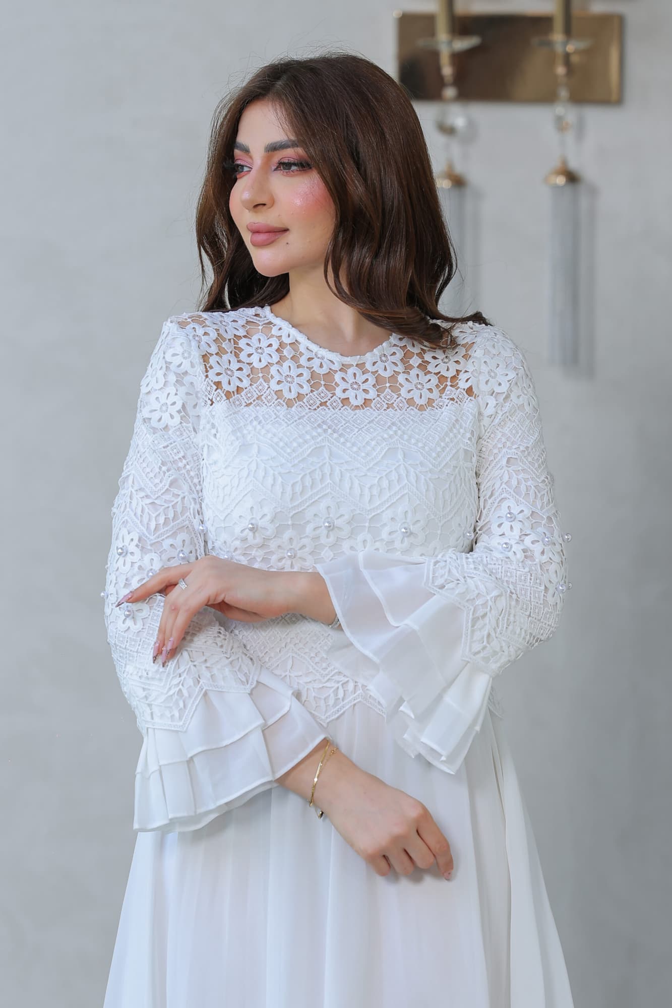 فستان كلوش بتصميم دانتيل