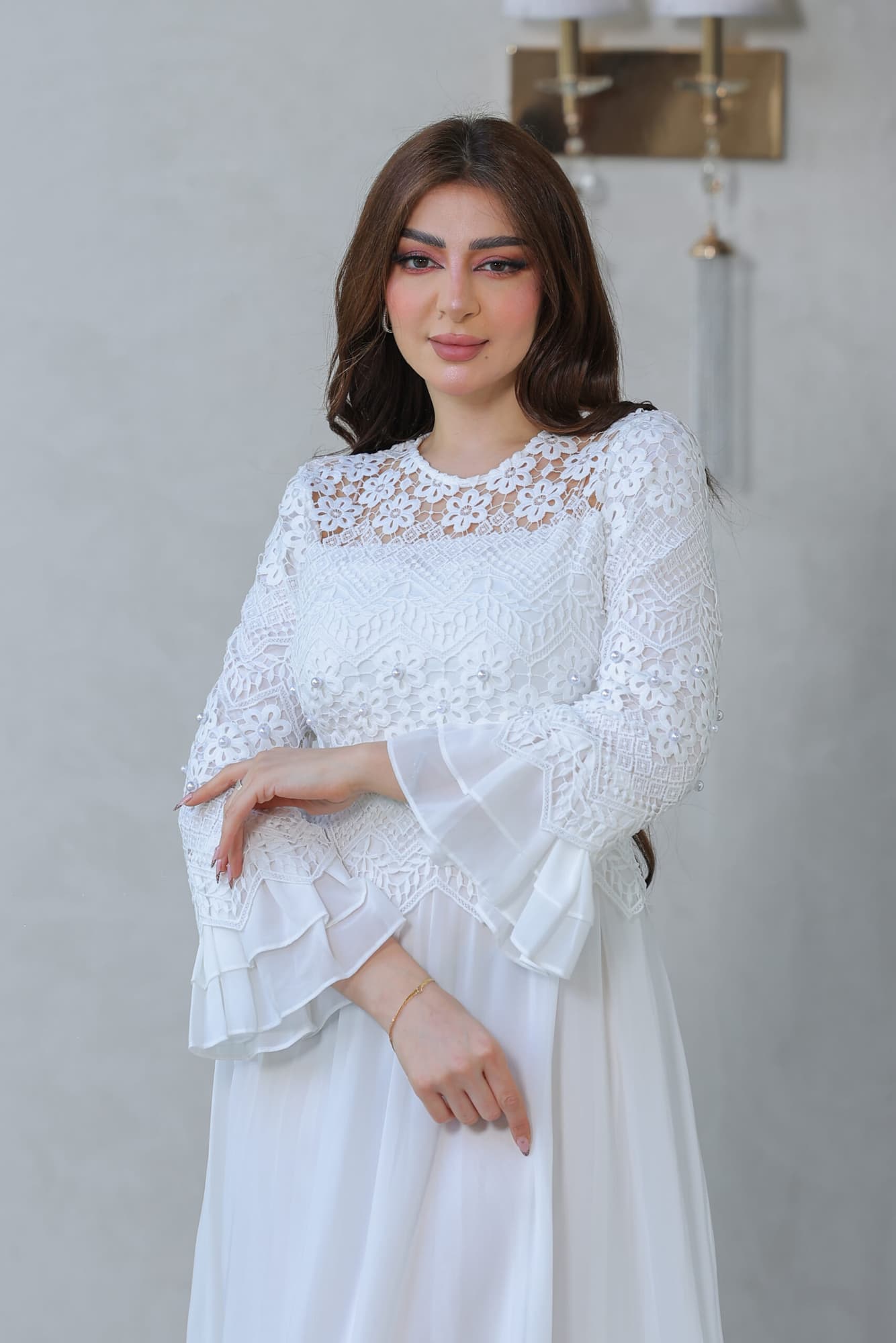 فستان كلوش بتصميم دانتيل