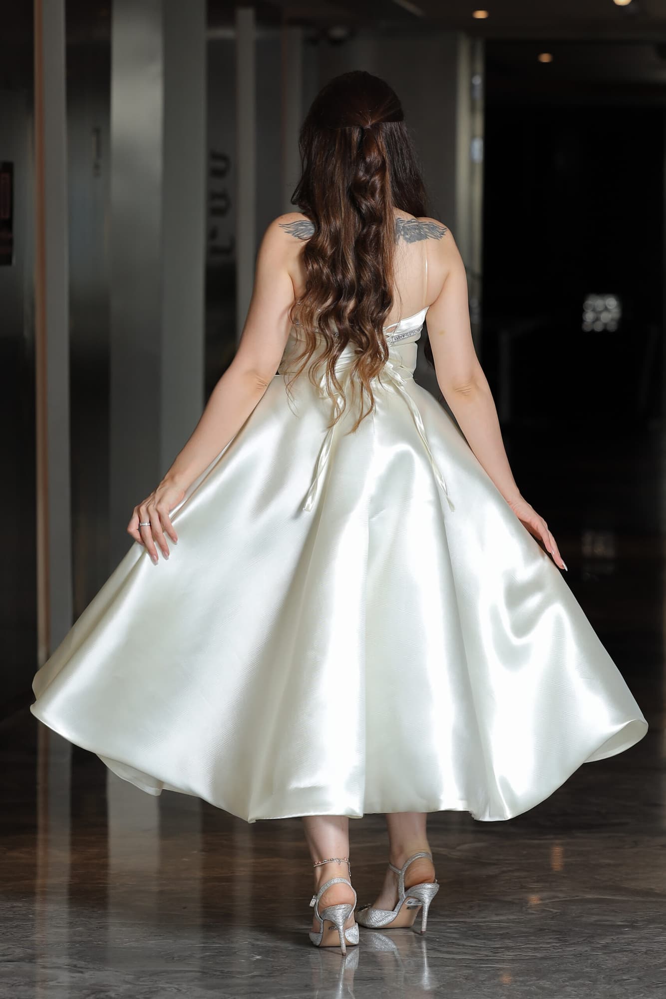 فستان سهرة كلوش اوف وايت ناعم