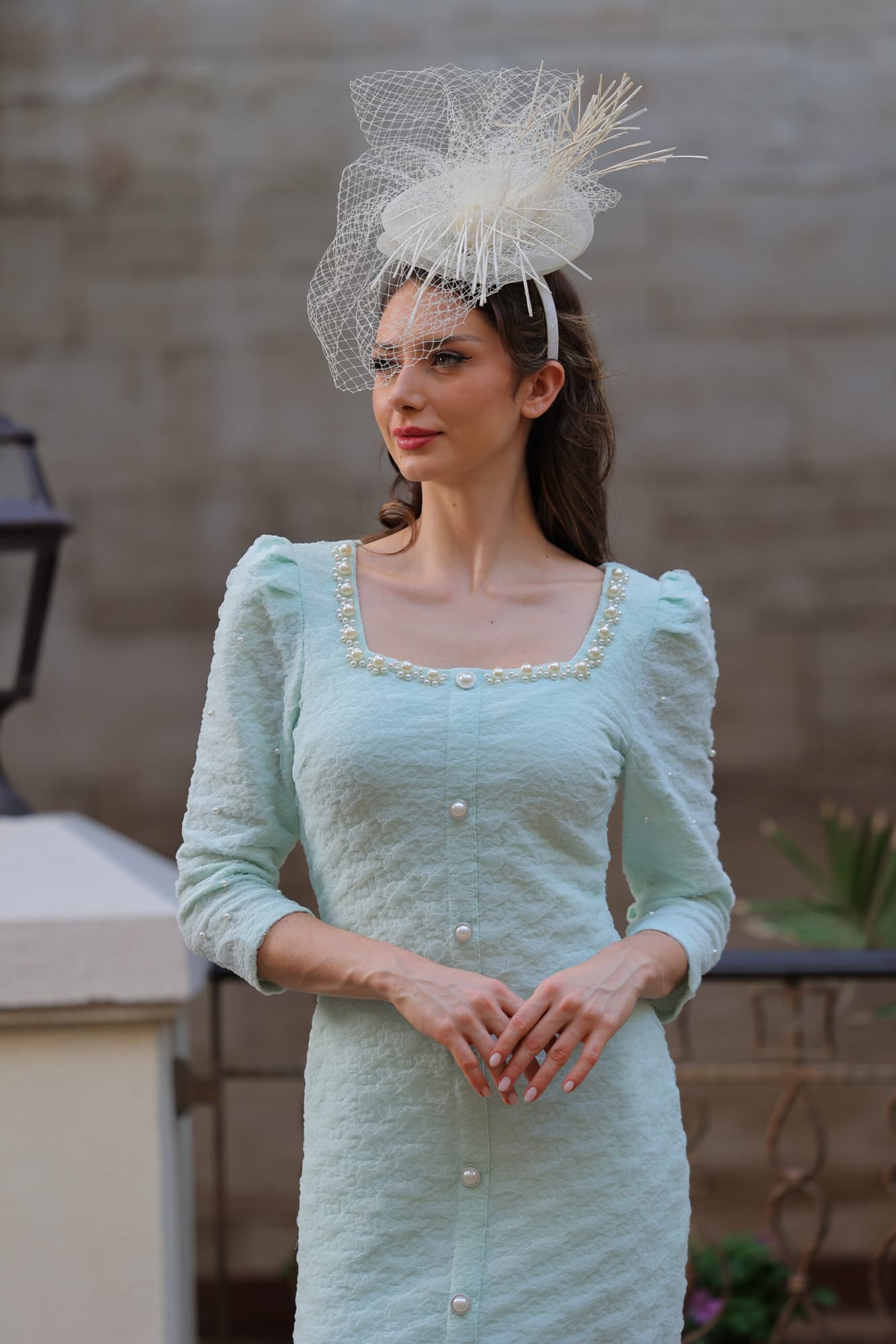 فستان شتوي ماسك بقصة عنق مزينة بلؤلؤ