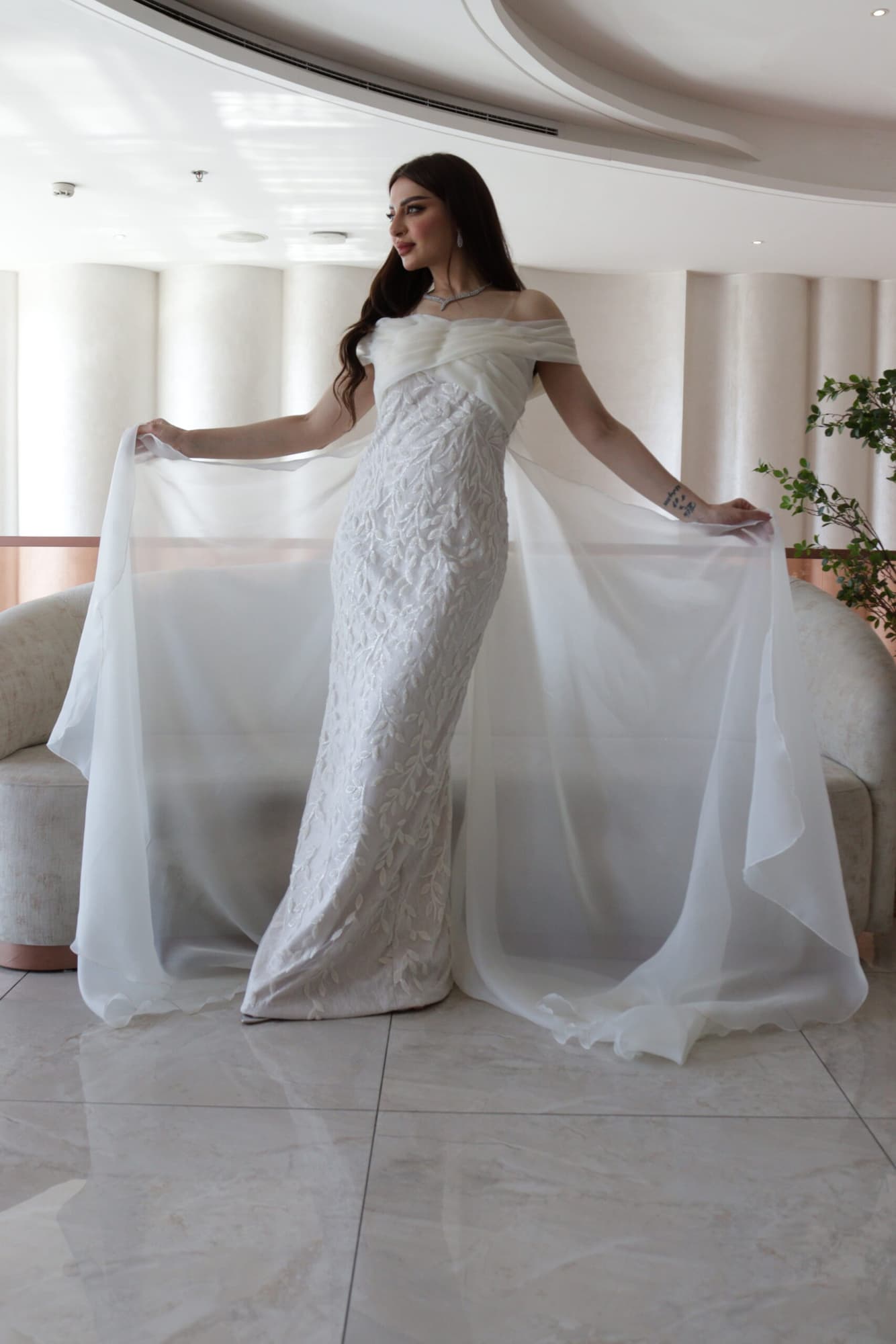 فستان سكري طويل ماكسي انيق بتفصيل فيونكه