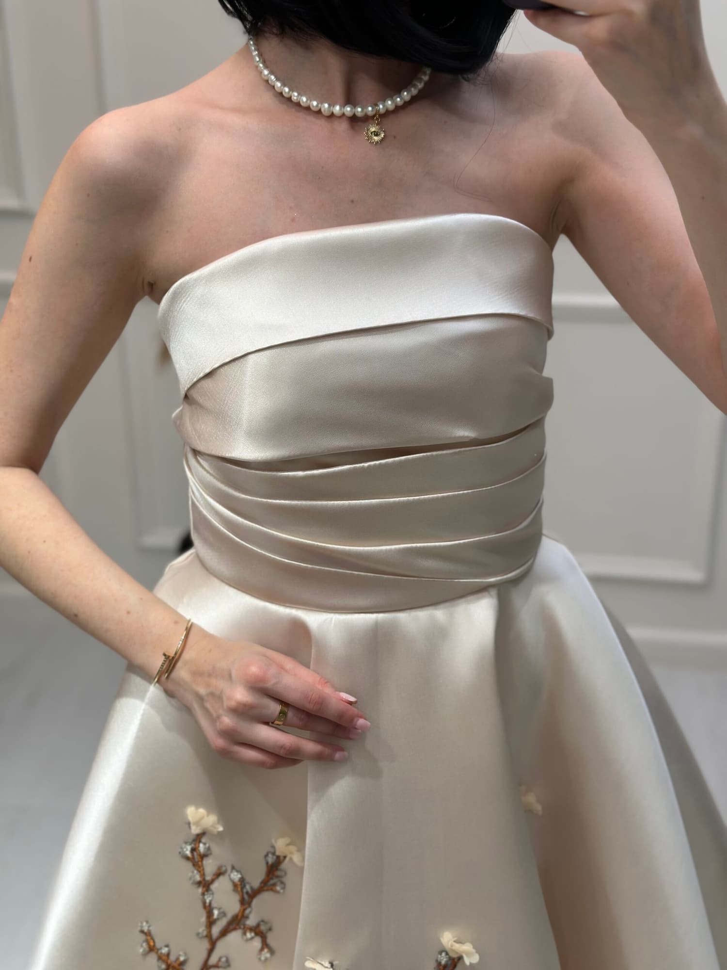 فستان سهرة توب بتطريز ناعم سكري