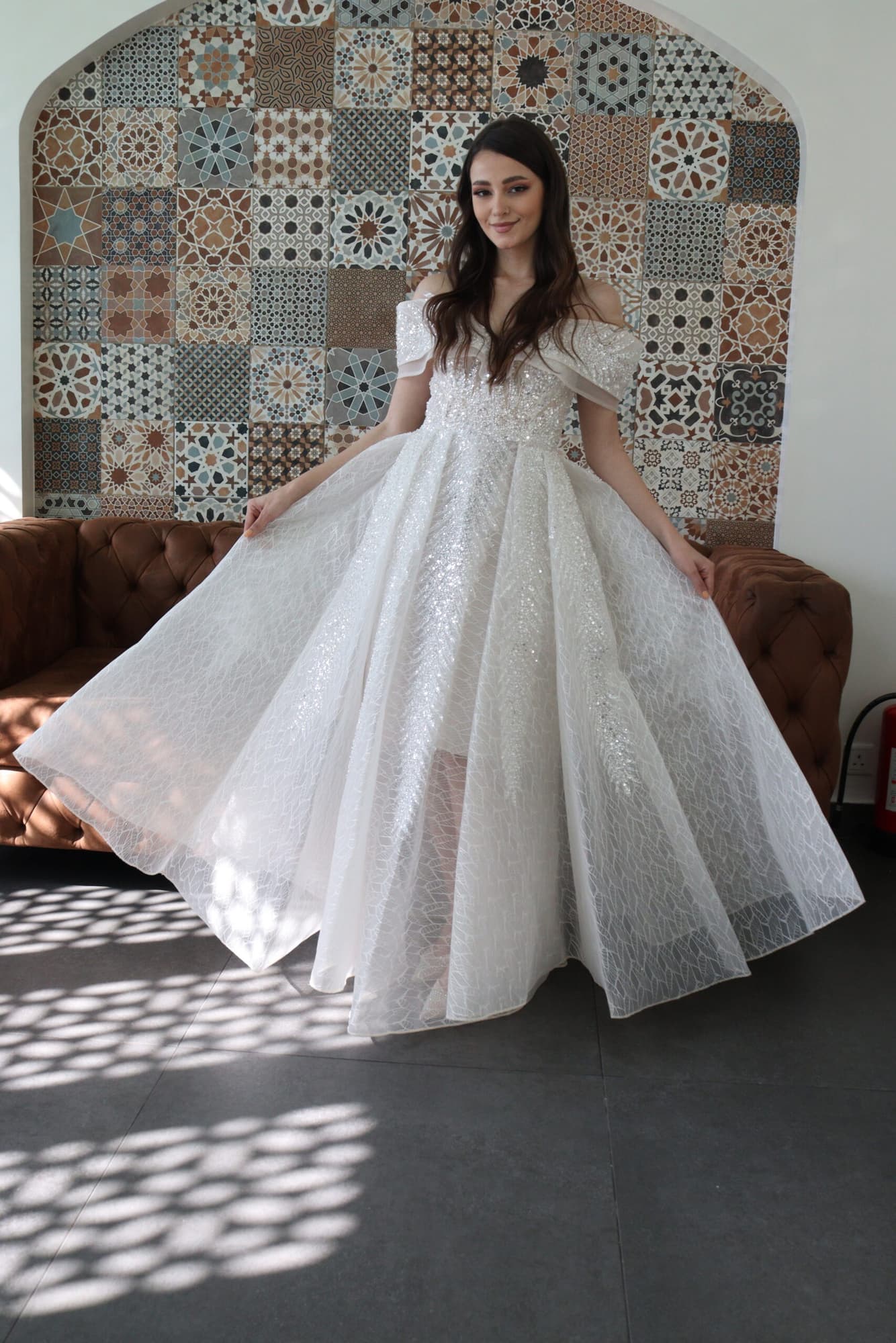 فستان سهرة طويل مطرز بخرز فخم