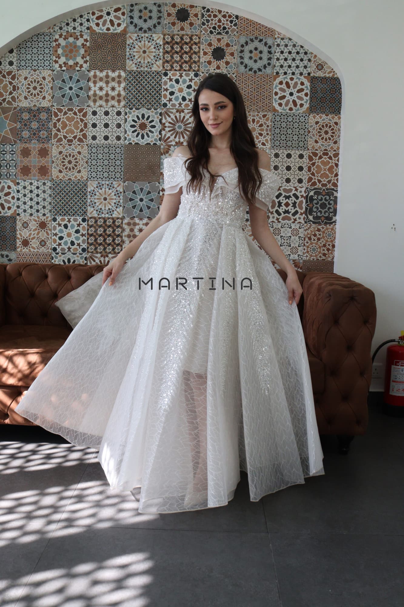 فستان سهرة طويل مطرز بخرز فخم