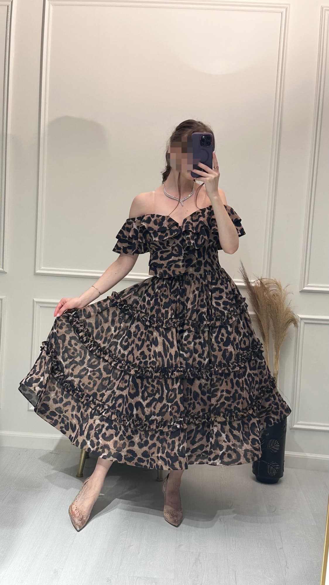 فستان سهرة ميدي بطبعة تايقر