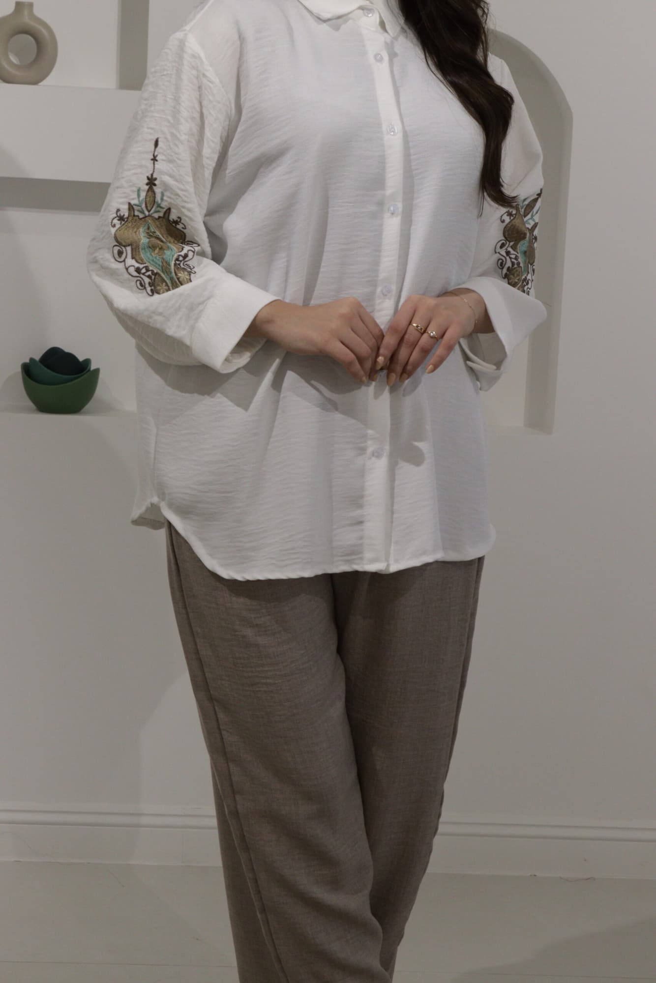 طقم بنطلون وبلوزة كاجوال بتطرز خيوط