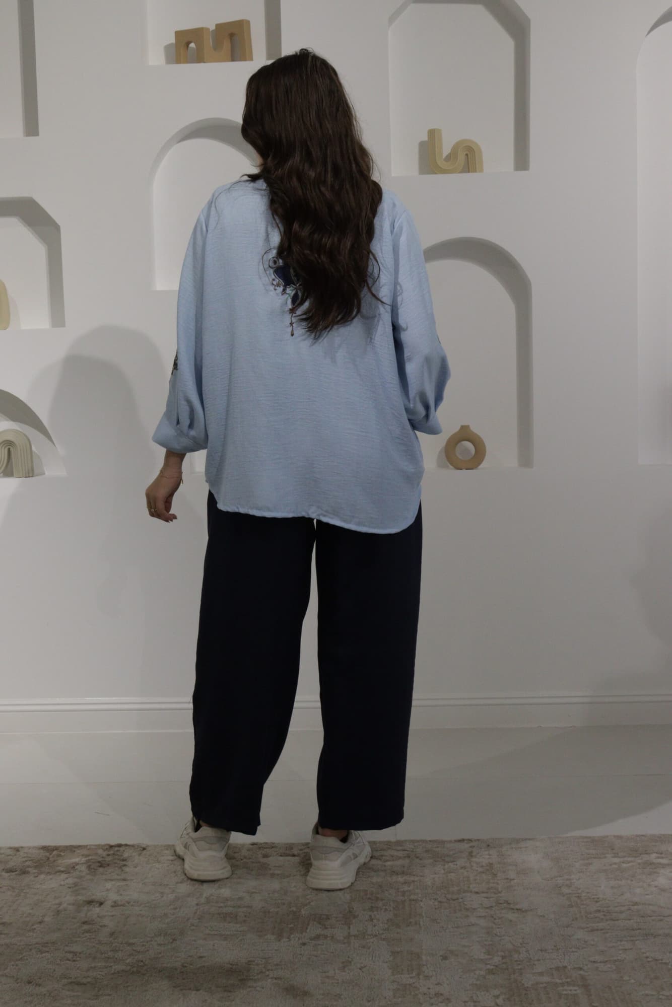 طقم بنطلون وبلوزة كاجوال بتطرز خيوط