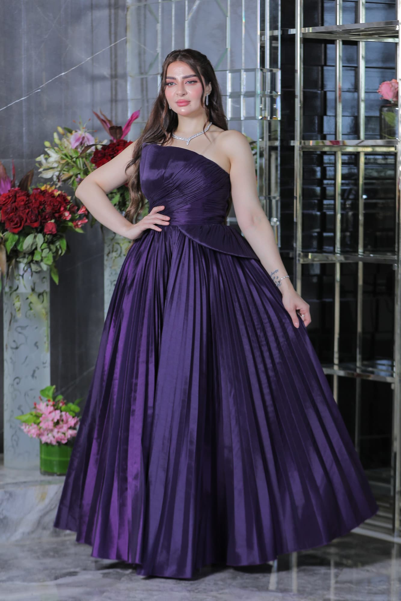 فستان سهره توب بقصه جانبيه وكشكش من الاسفل