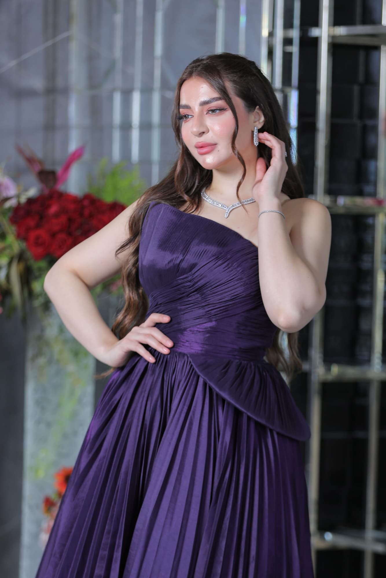 فستان سهره توب بقصه جانبيه وكشكش من الاسفل