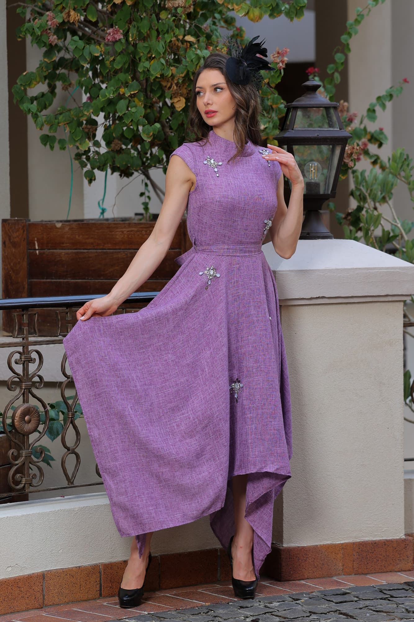 فستان ميدي بقصة انيقة مزين بكريستال ناعم