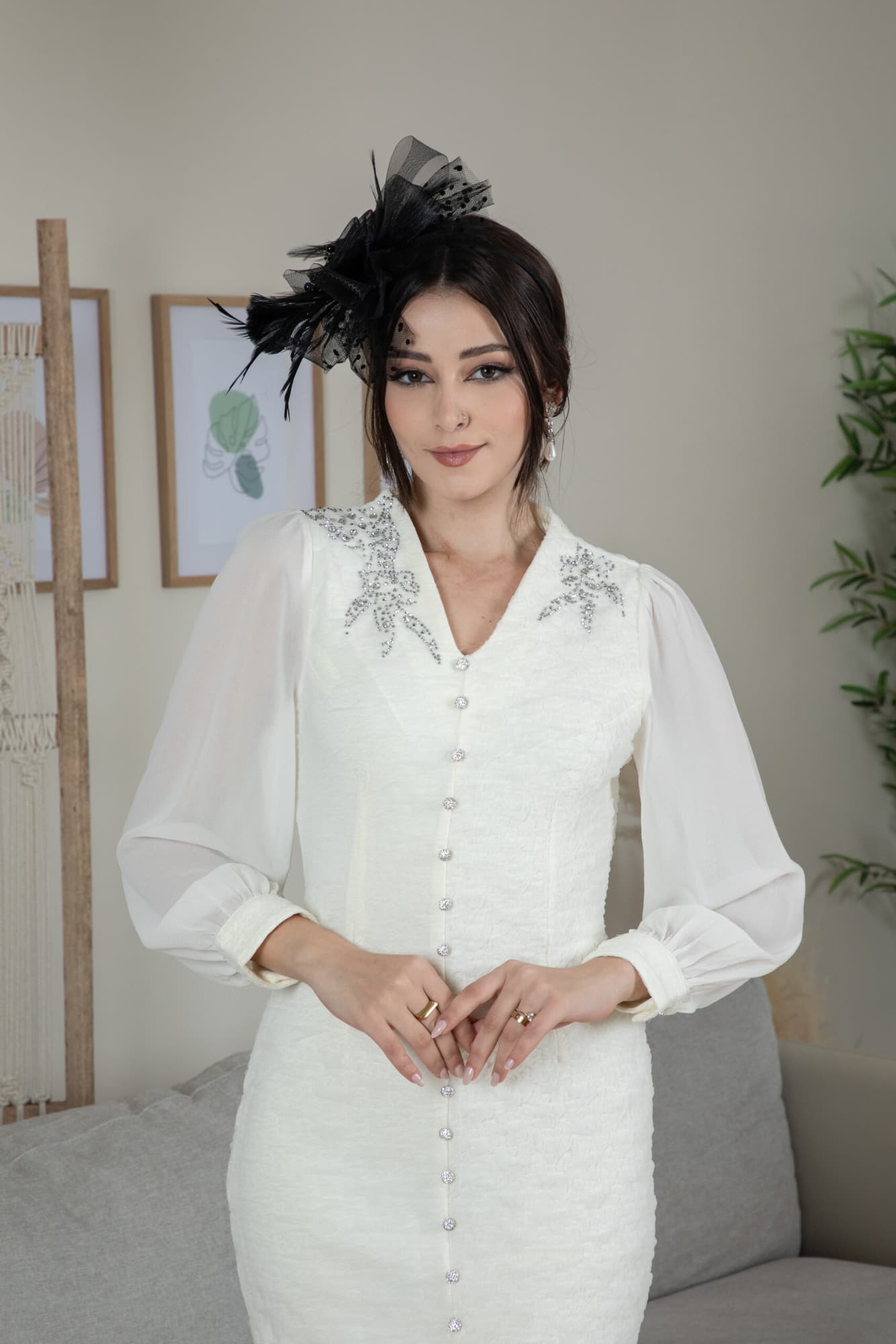 فستان شتوي ماسك بازرار لؤلؤ مزين بفصوص على الاكتاف