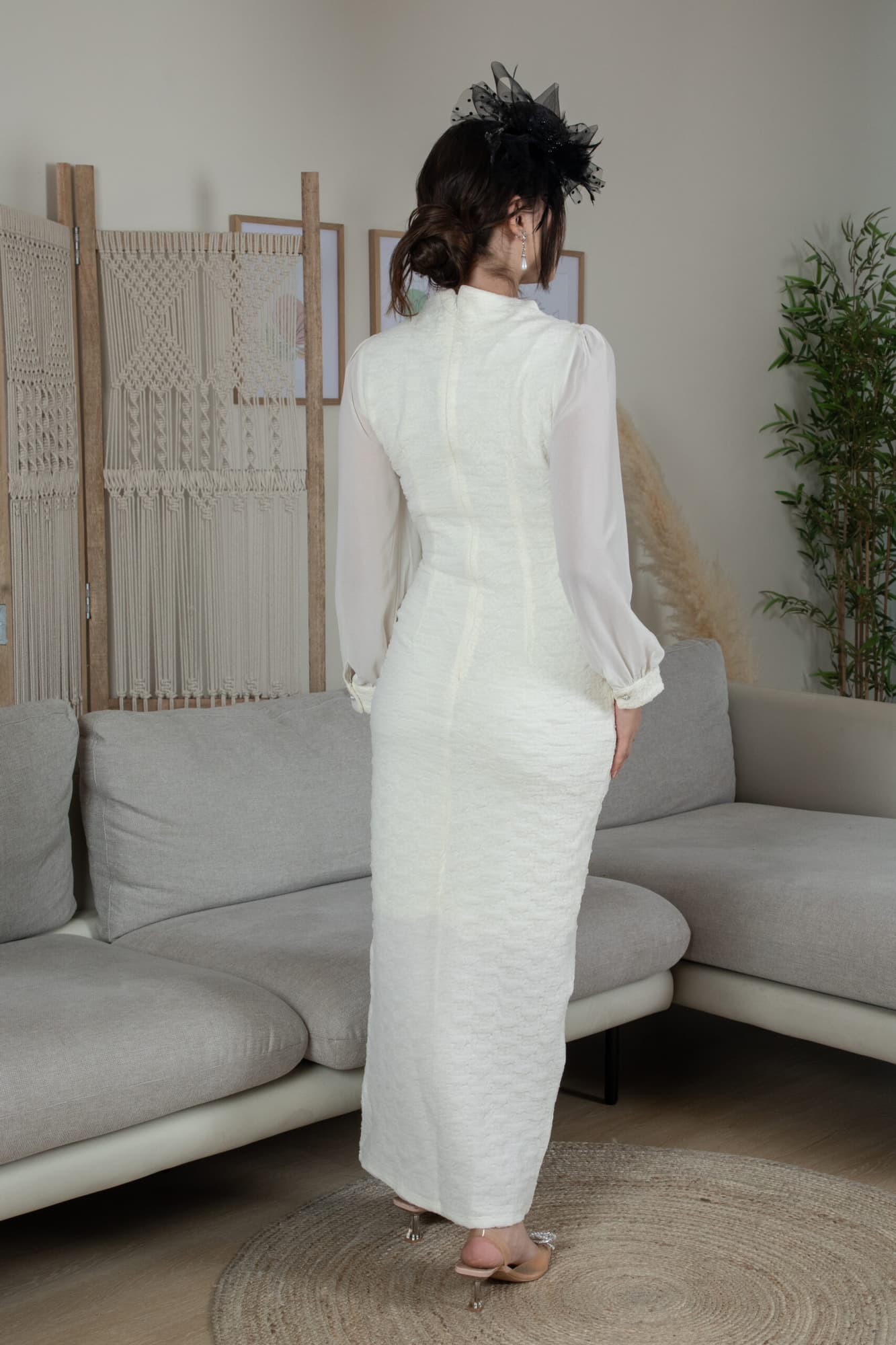 فستان شتوي ماسك بازرار لؤلؤ مزين بفصوص على الاكتاف