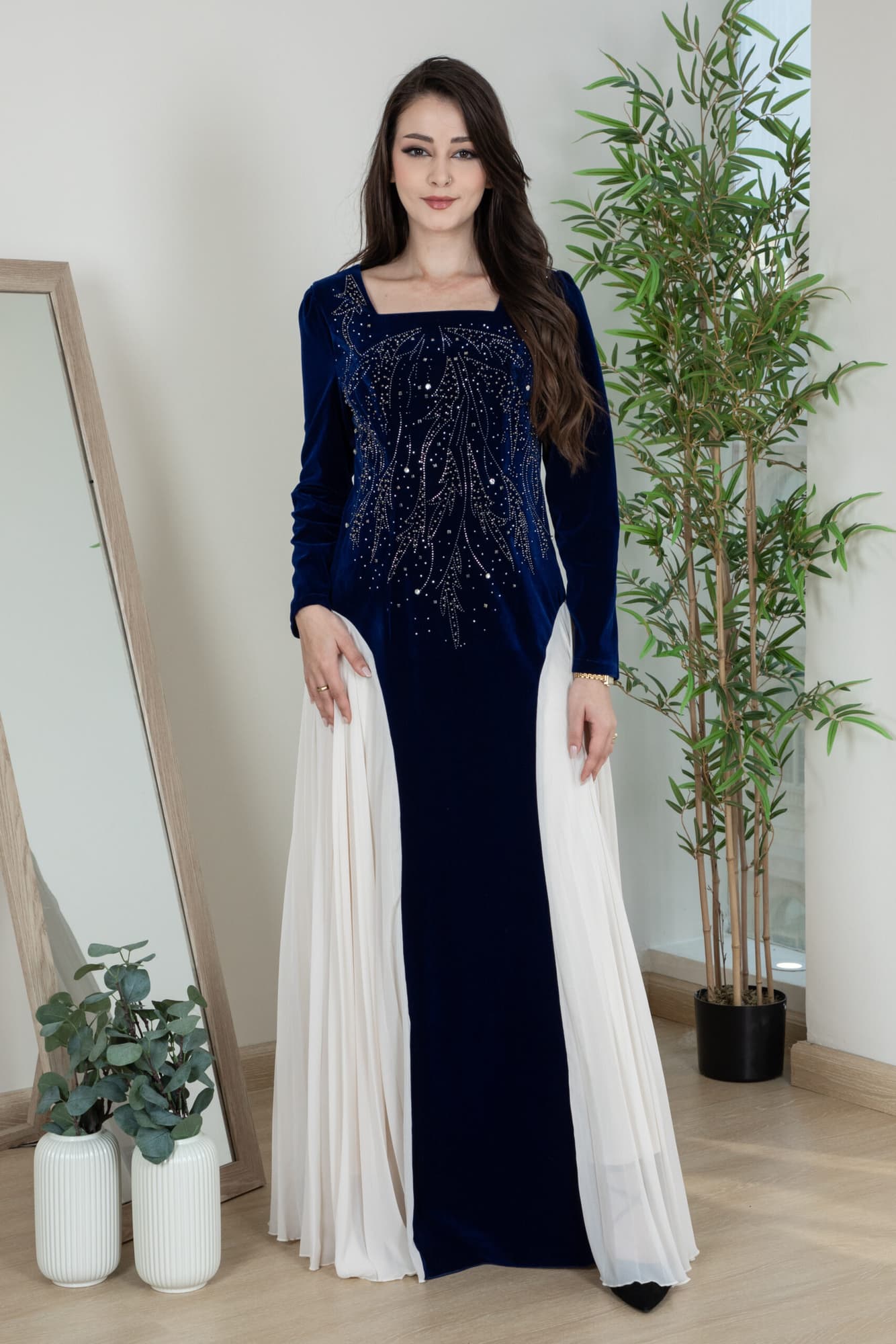 فستان شتوي مخمل بكسرات من الجوانب