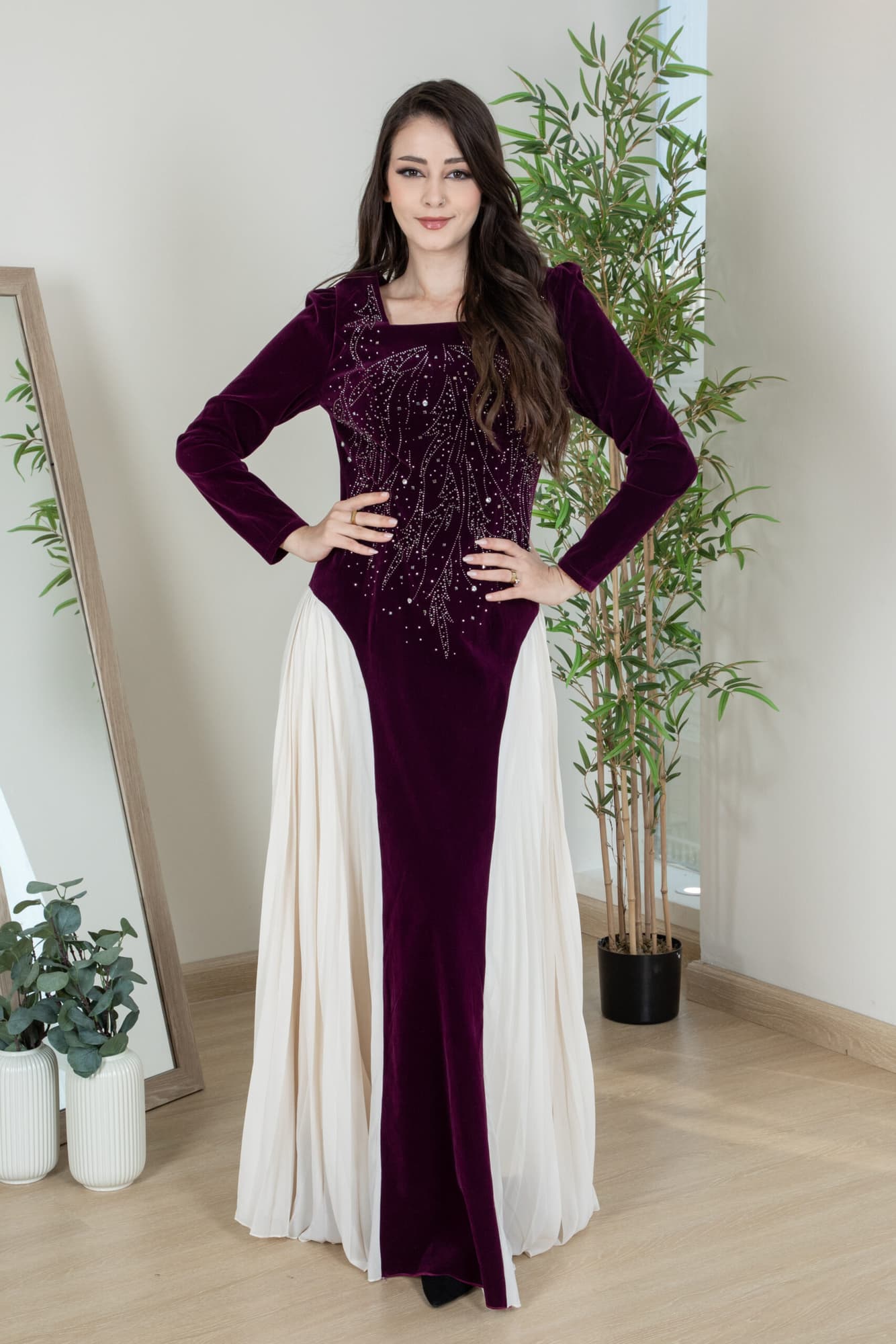 فستان شتوي مخمل بكسرات من الجوانب