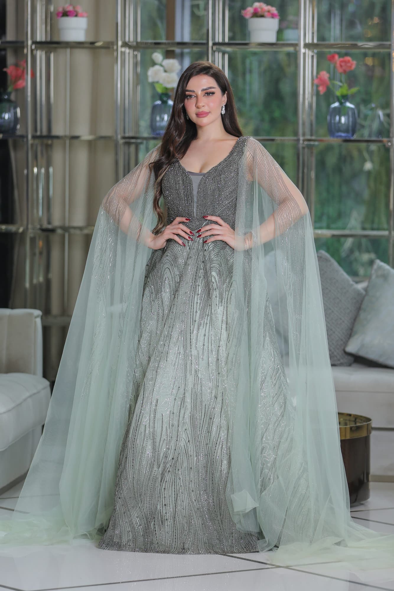 فستان سهرة مطرز كامل اكمام كاب