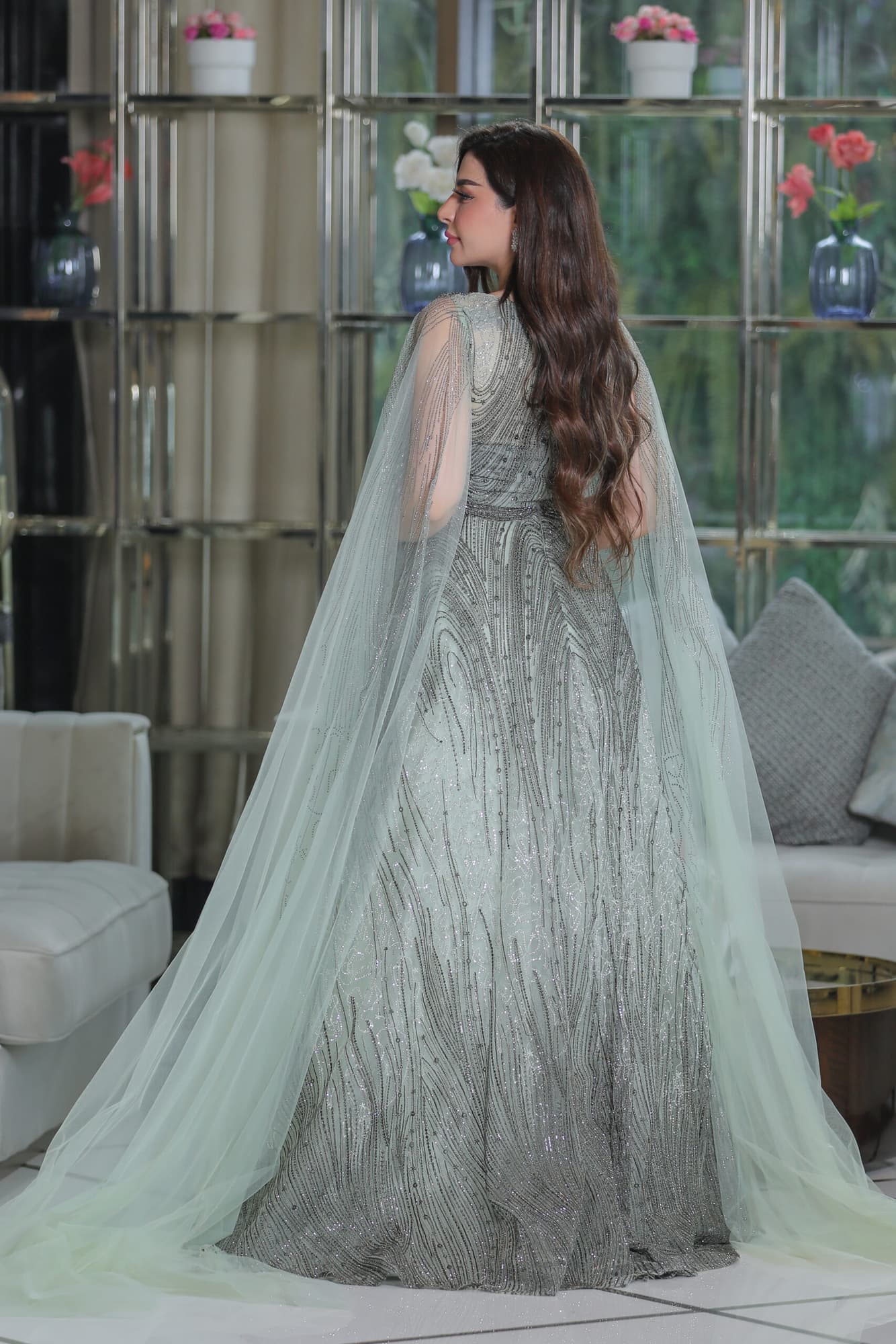 فستان سهرة مطرز كامل اكمام كاب