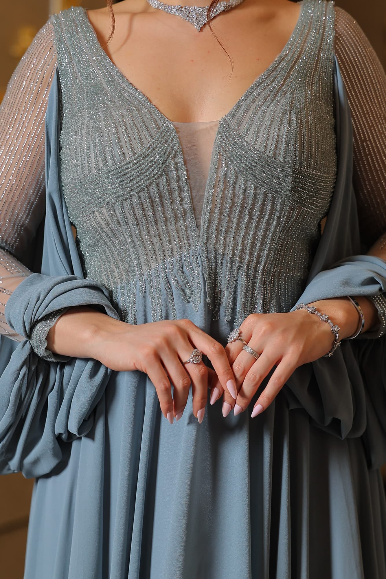 فستان سهرة شيفون باكمام شفاف ماسك مضاف له شيفون منسدل bluish grey