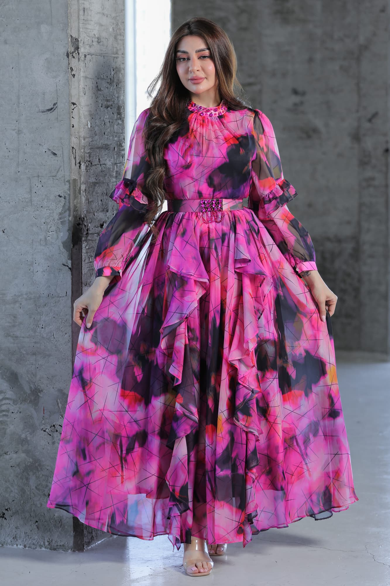 فستان فضفاض بالوان متناغمة مع حزام