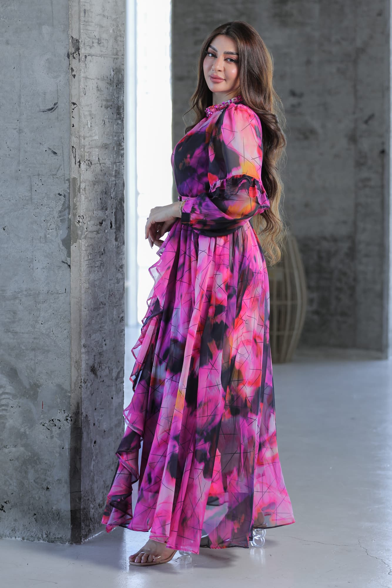 فستان فضفاض بالوان متناغمة مع حزام