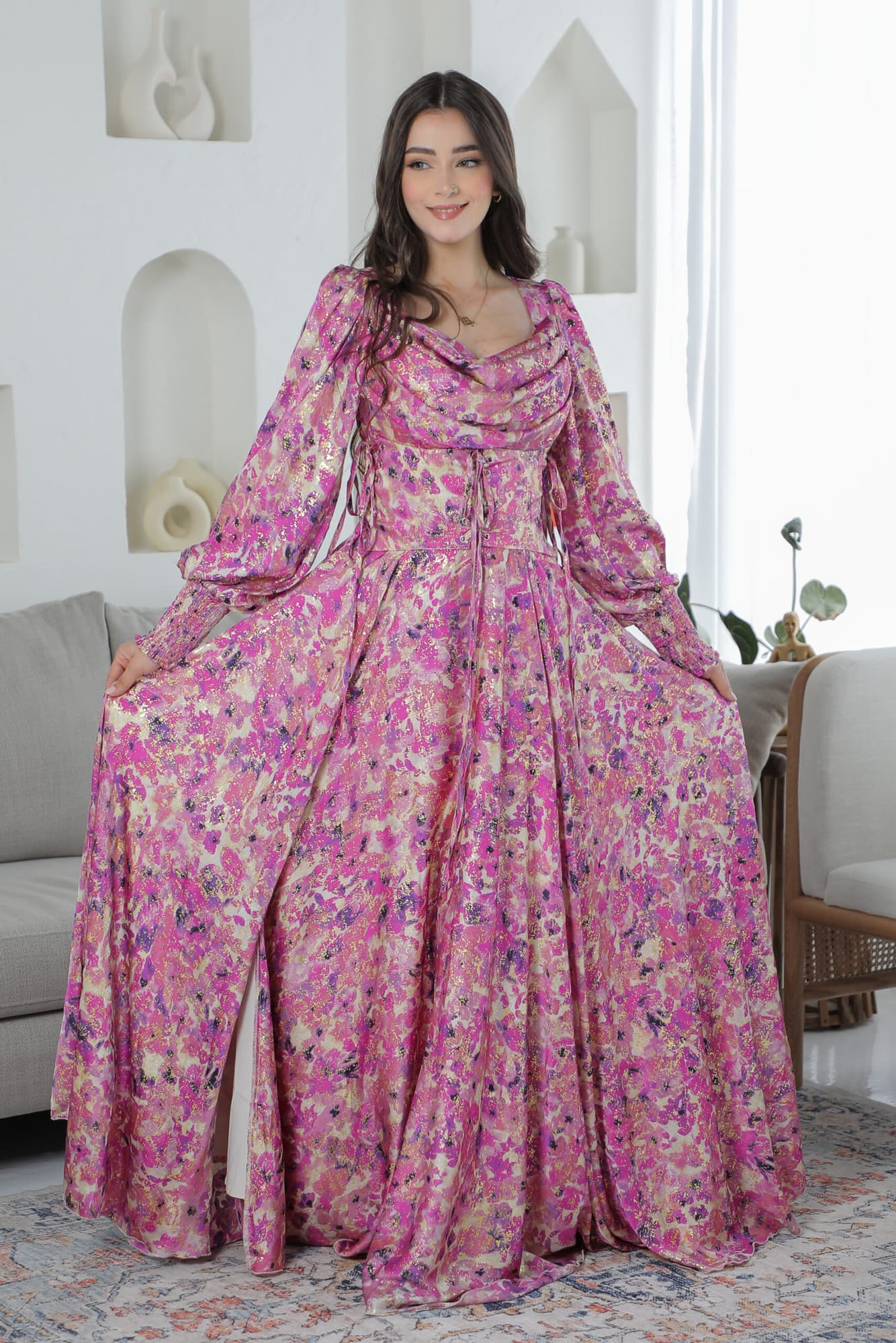 فستان مورد كورسيه بقصة مميزة واكمام طويلة