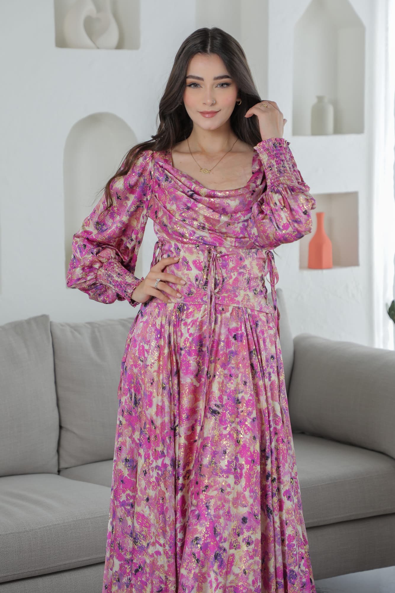 فستان مورد كورسيه بقصة مميزة واكمام طويلة