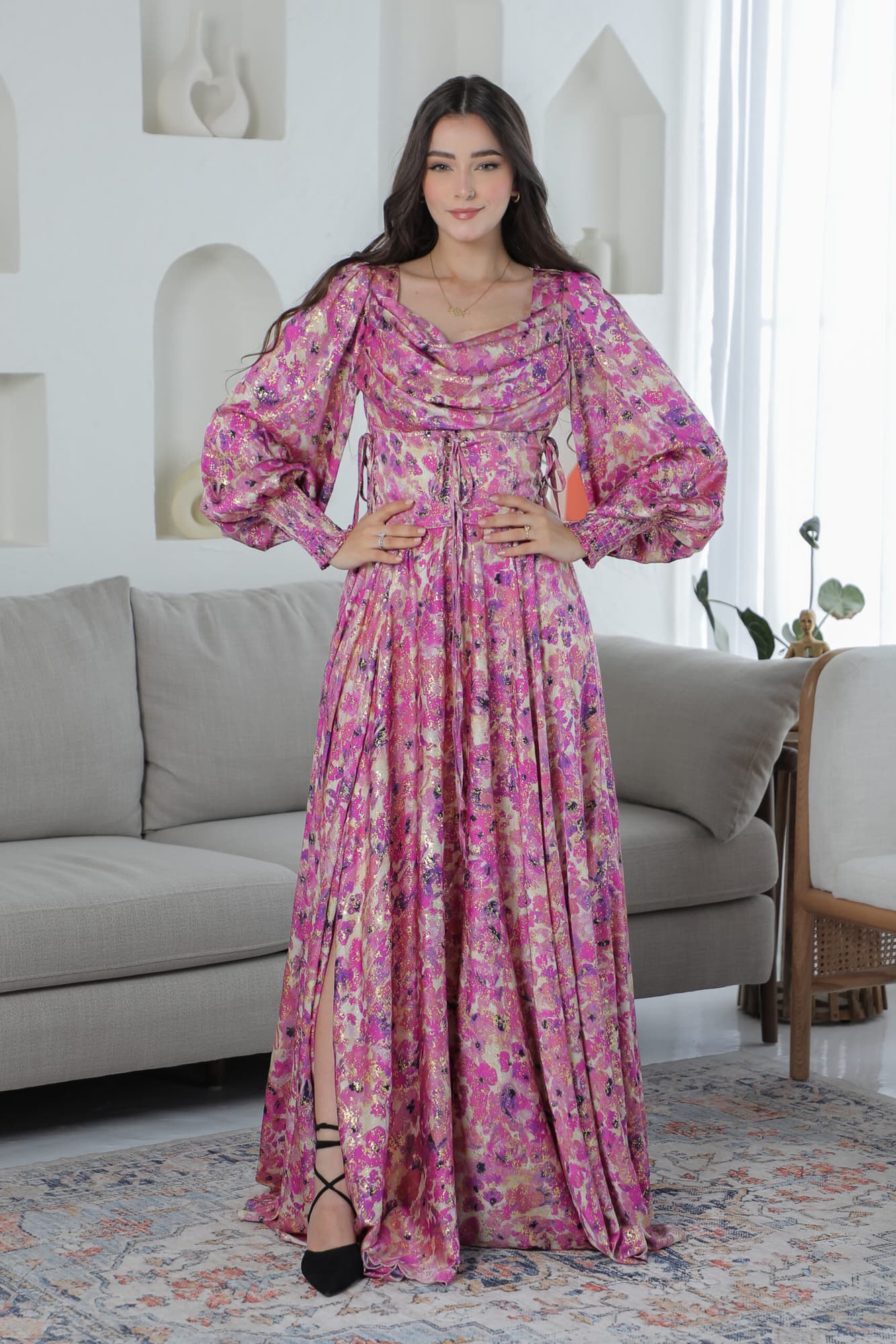 فستان مورد كورسيه بقصة مميزة واكمام طويلة