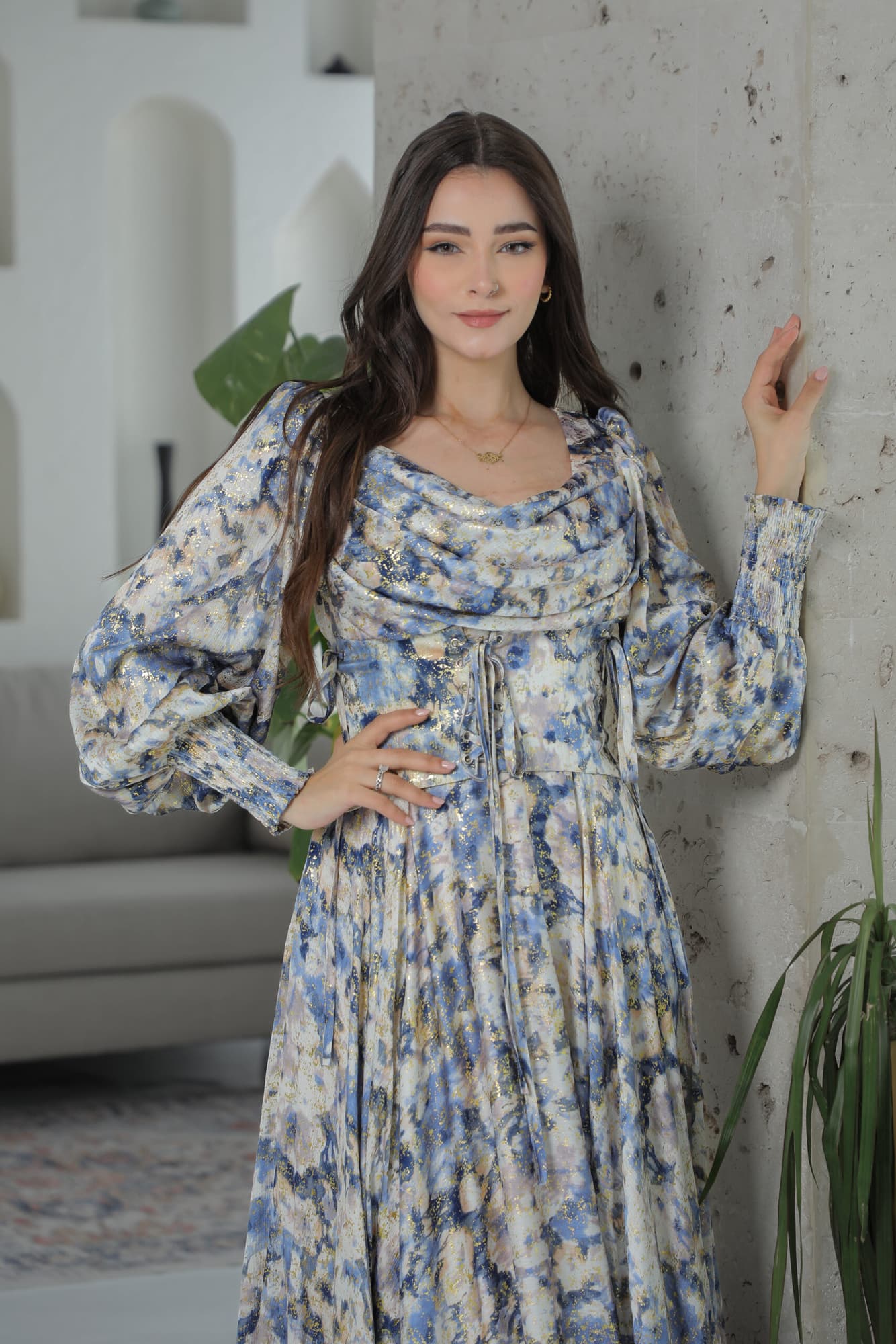 فستان مورد كورسيه بقصة مميزة واكمام طويلة