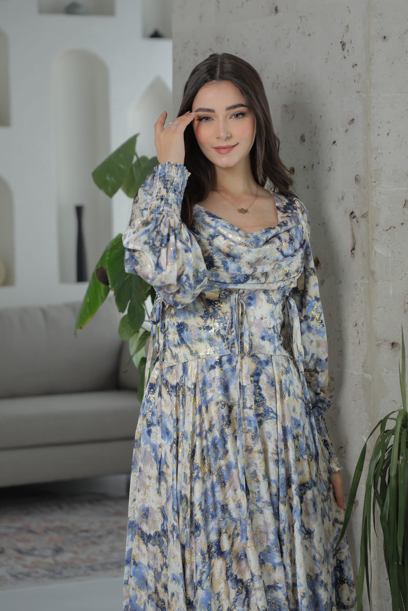 فستان مورد كورسيه بقصة مميزة واكمام طويلة