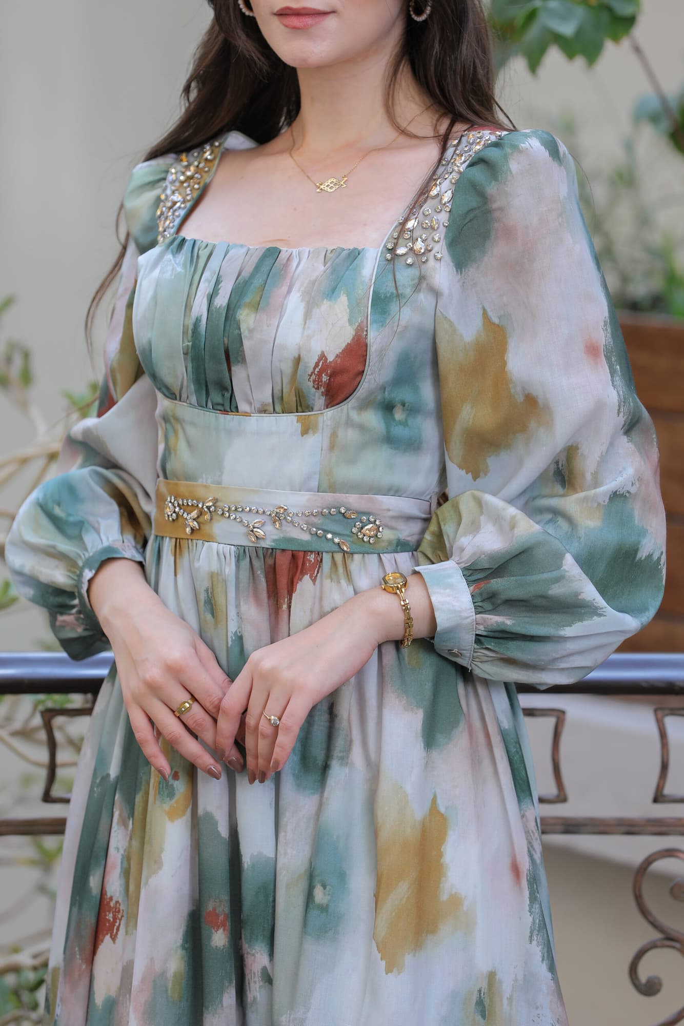 فستان مشجر كشكش بتطريز على الاكتاف واكمام مزمومه اخضر