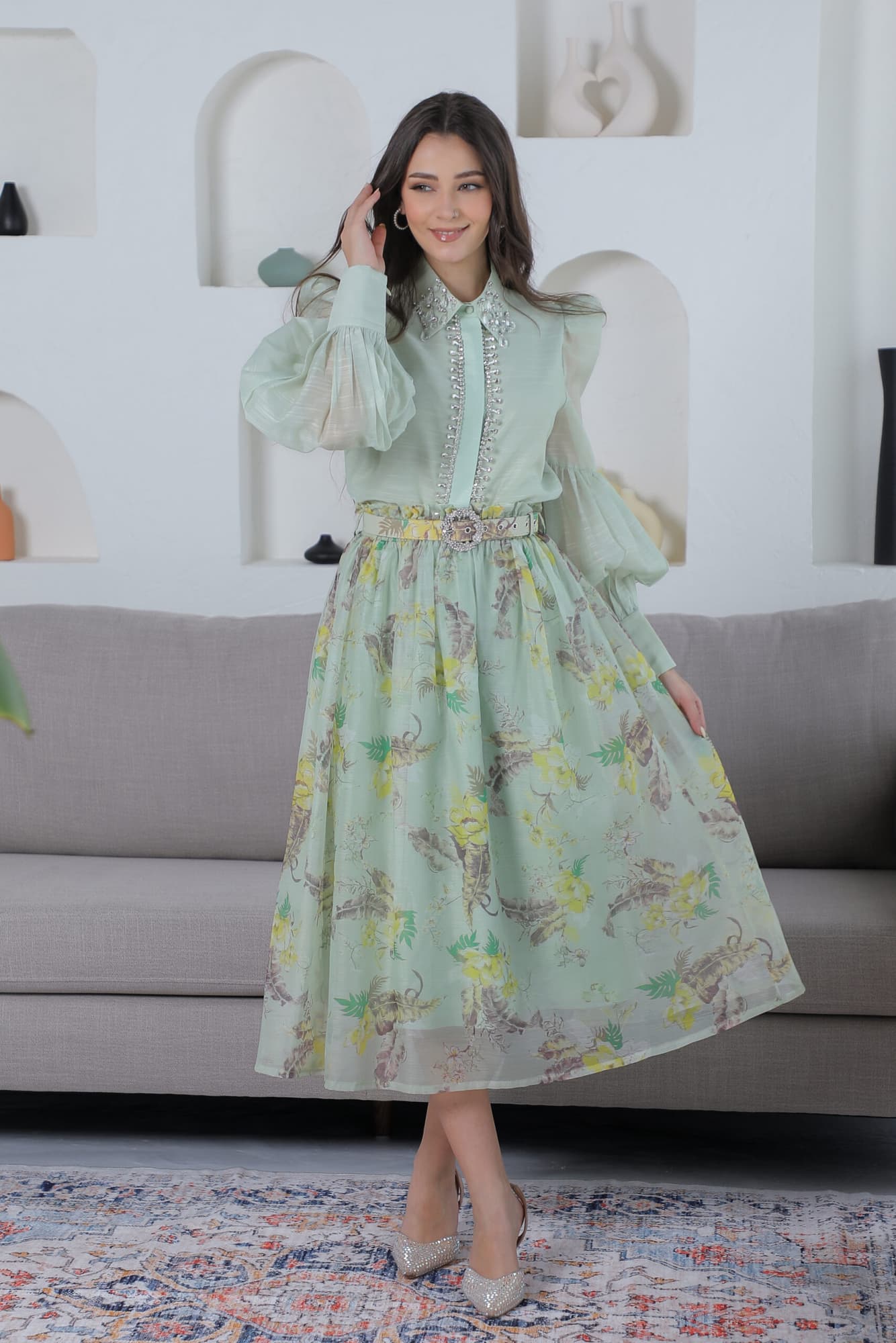 طقم بلوزة كلاسيك تصميم قميص وتنورة طباعه ورود