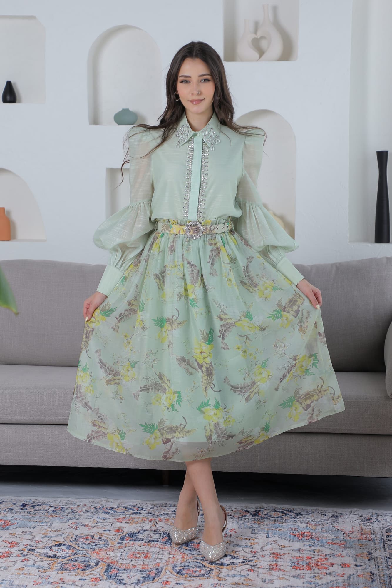 طقم بلوزة كلاسيك تصميم قميص وتنورة طباعه ورود