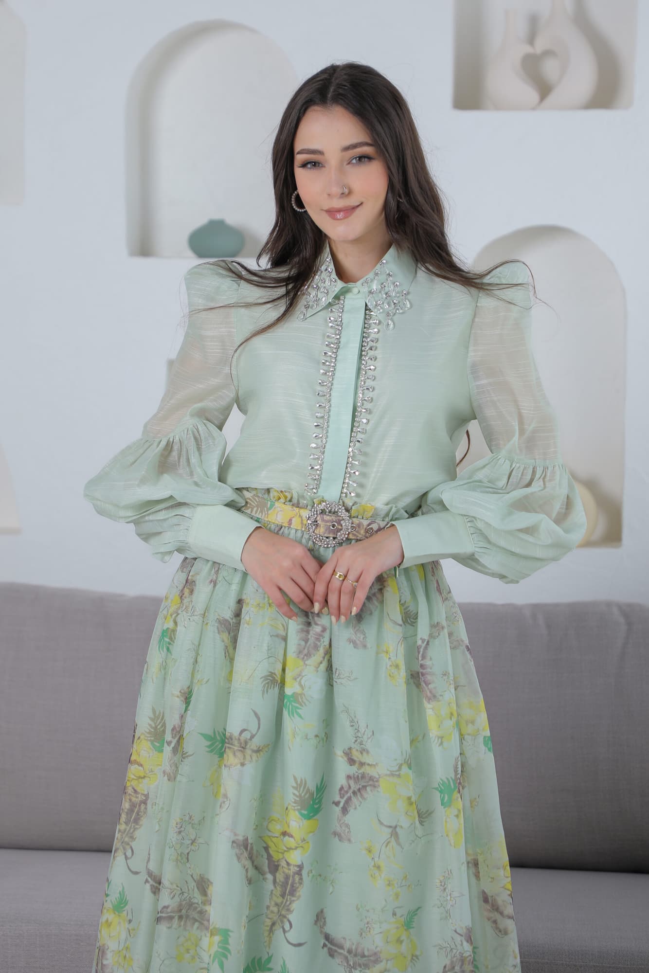 طقم بلوزة كلاسيك تصميم قميص وتنورة طباعه ورود