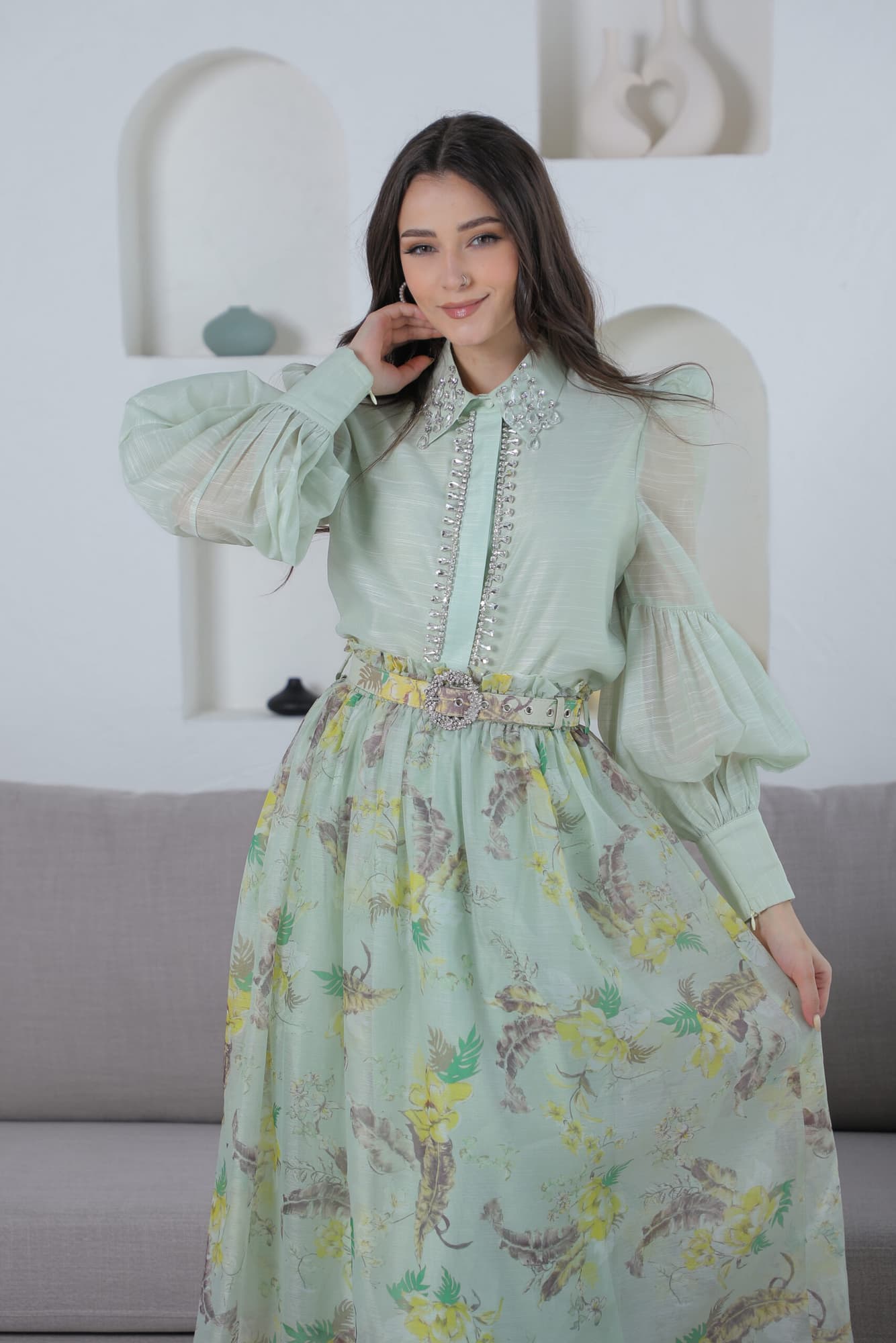 طقم بلوزة كلاسيك تصميم قميص وتنورة طباعه ورود