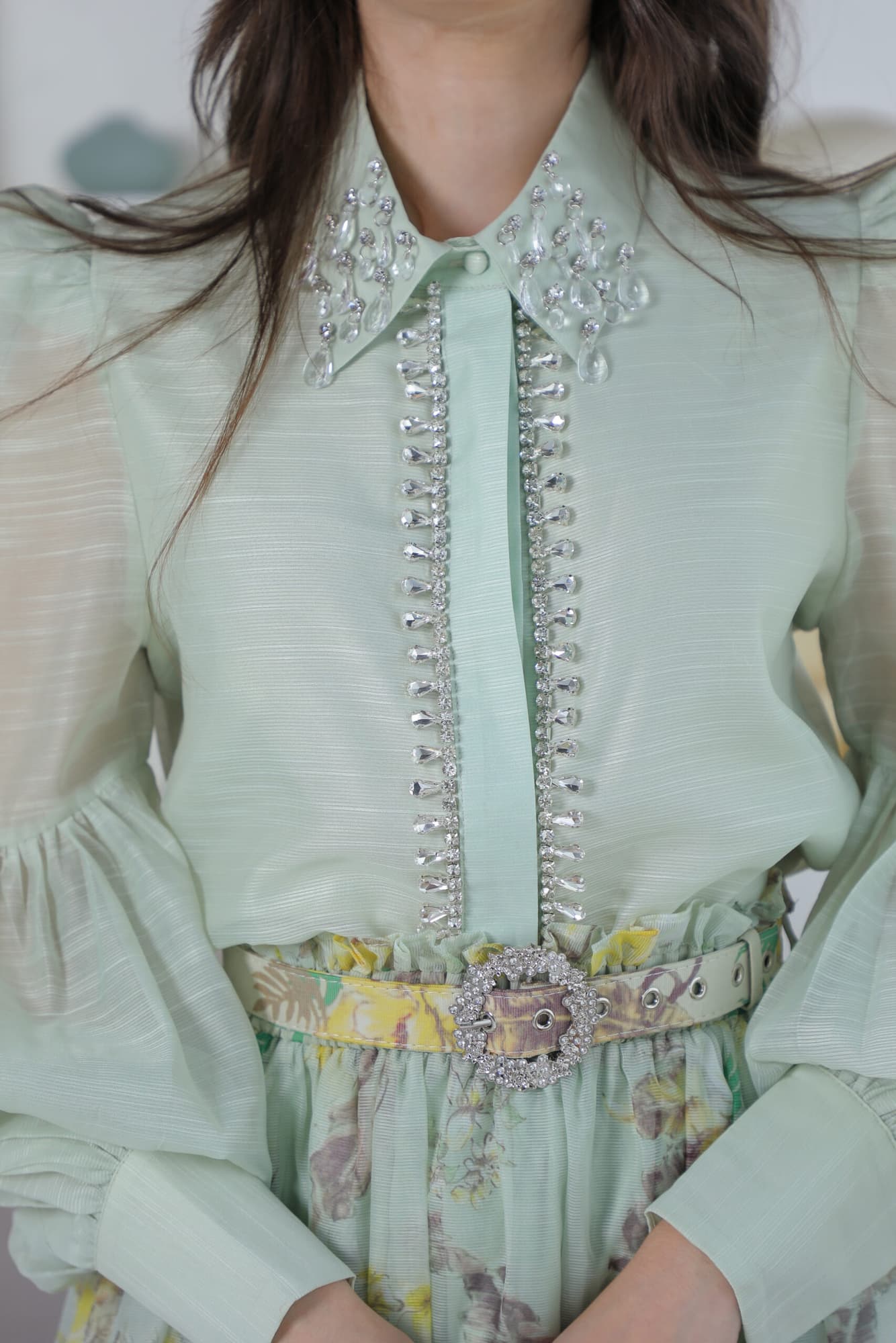 طقم بلوزة كلاسيك تصميم قميص وتنورة طباعه ورود