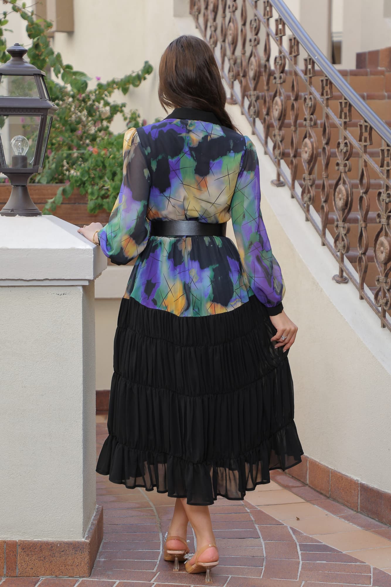 فستان ميدي حصري بطباعة مميزة