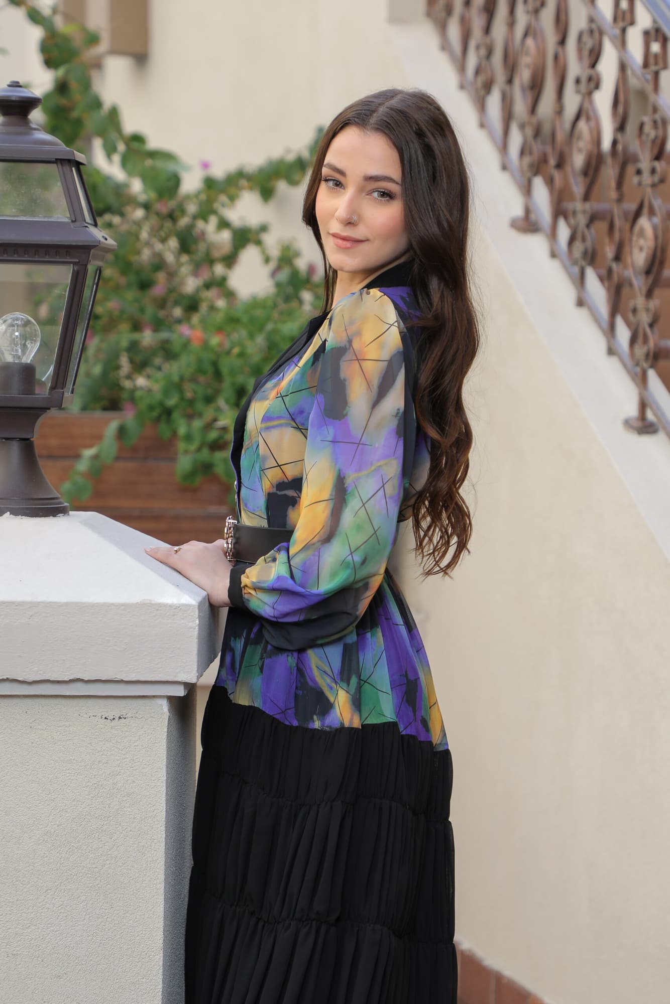 فستان ميدي حصري بطباعة مميزة