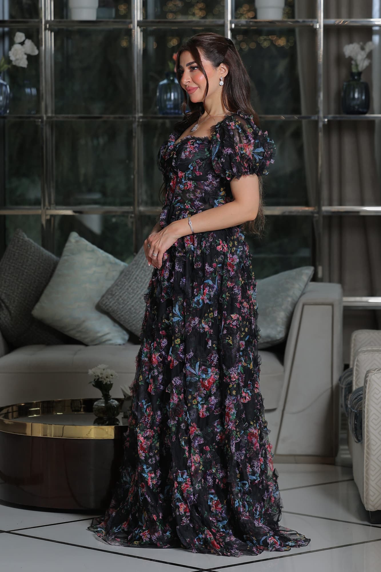 فستان سهرة ناعم مورد بتصميم أكمام الجرس