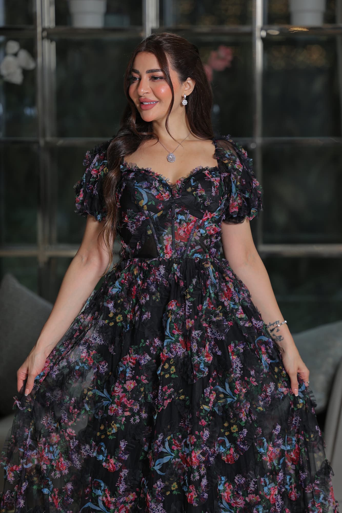 فستان سهرة ناعم مورد بتصميم أكمام الجرس