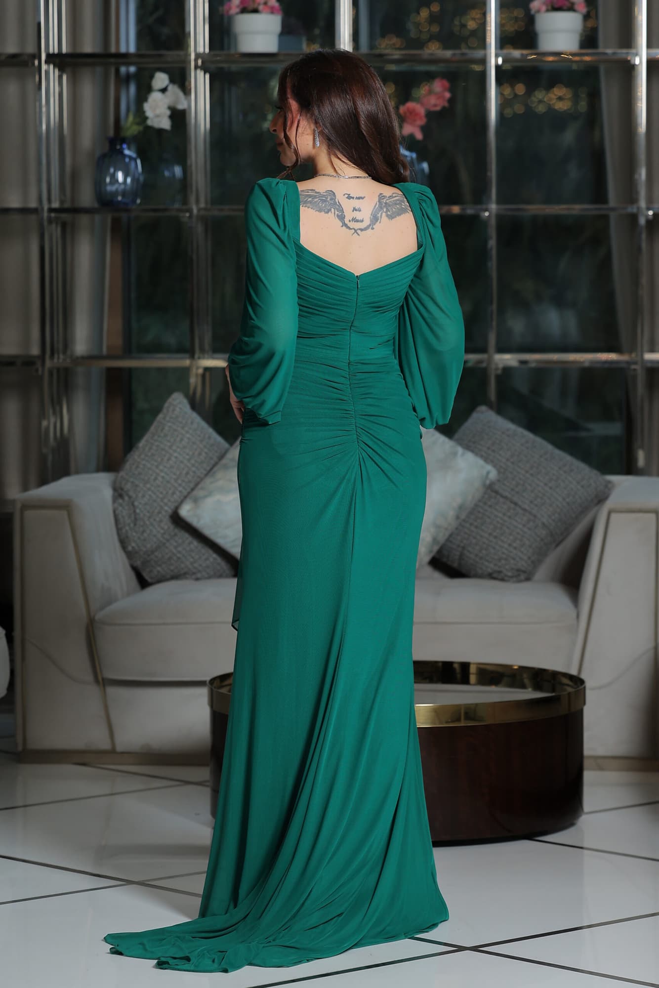 فستان سهرة ناعم ماسك بخط عنق على شكل قلب مزين بكريستال