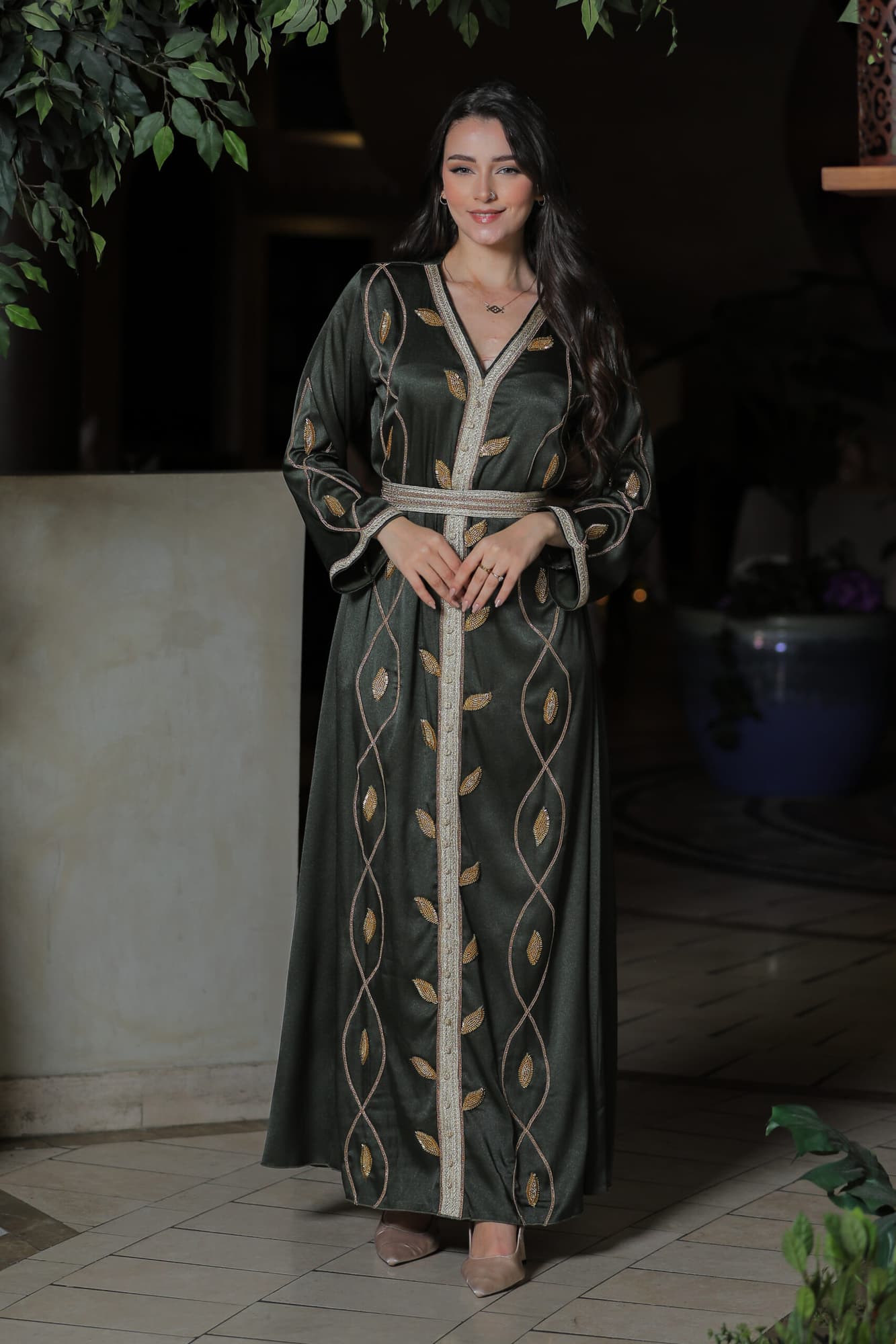 جلابية تطريز ذهبي شغل يدوي