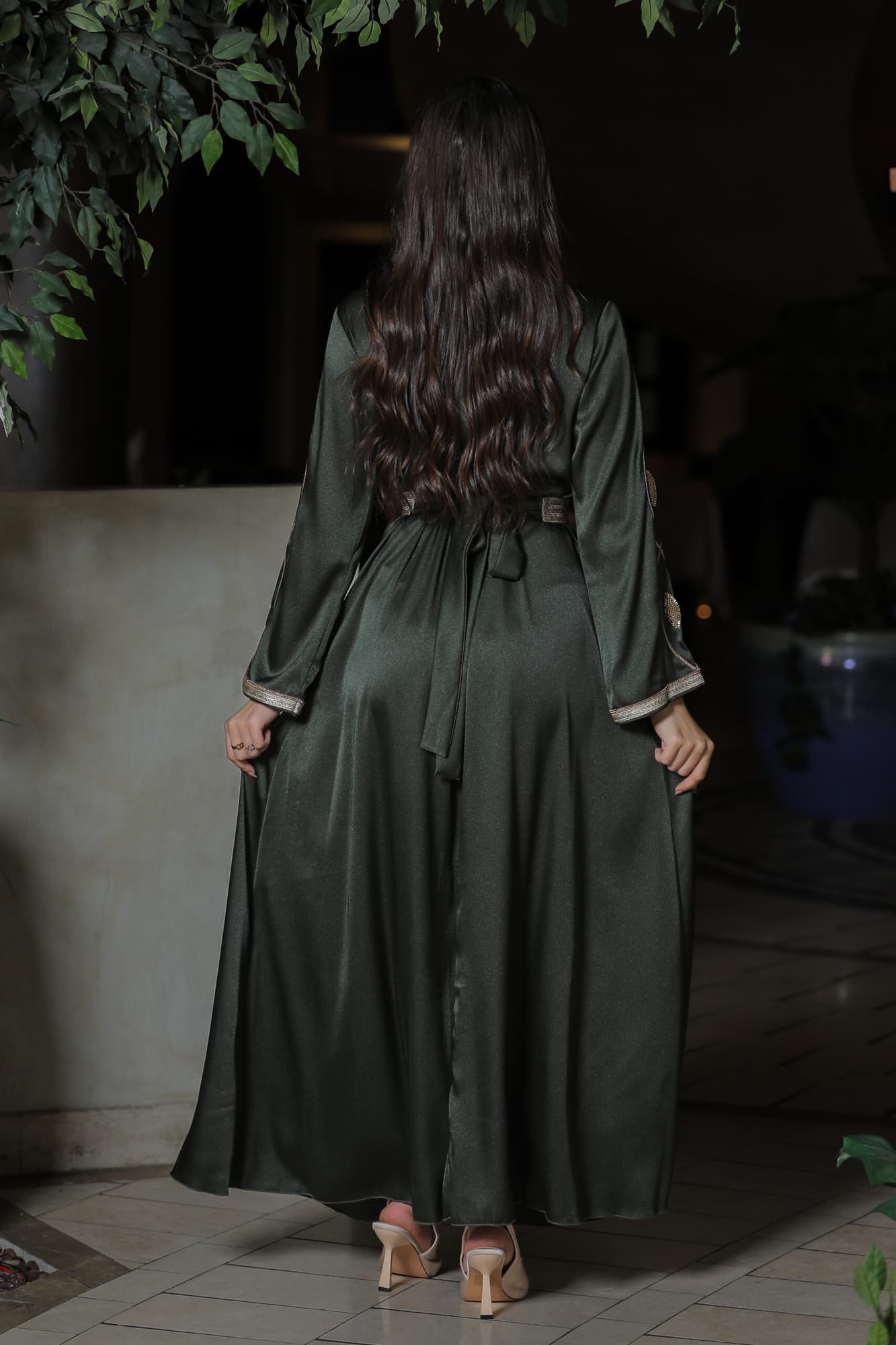 جلابية تطريز ذهبي شغل يدوي