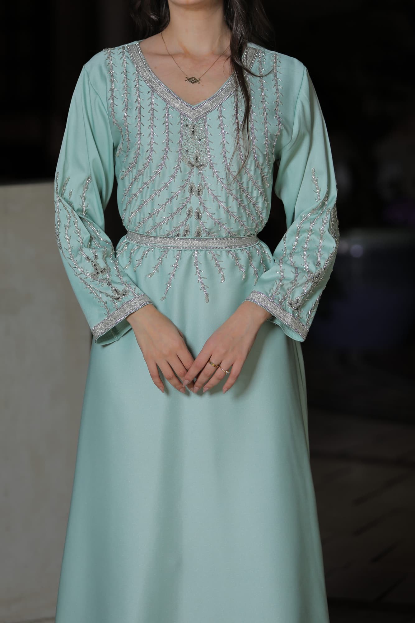 جلابية ناعمة مشجرة فضي تيفاني