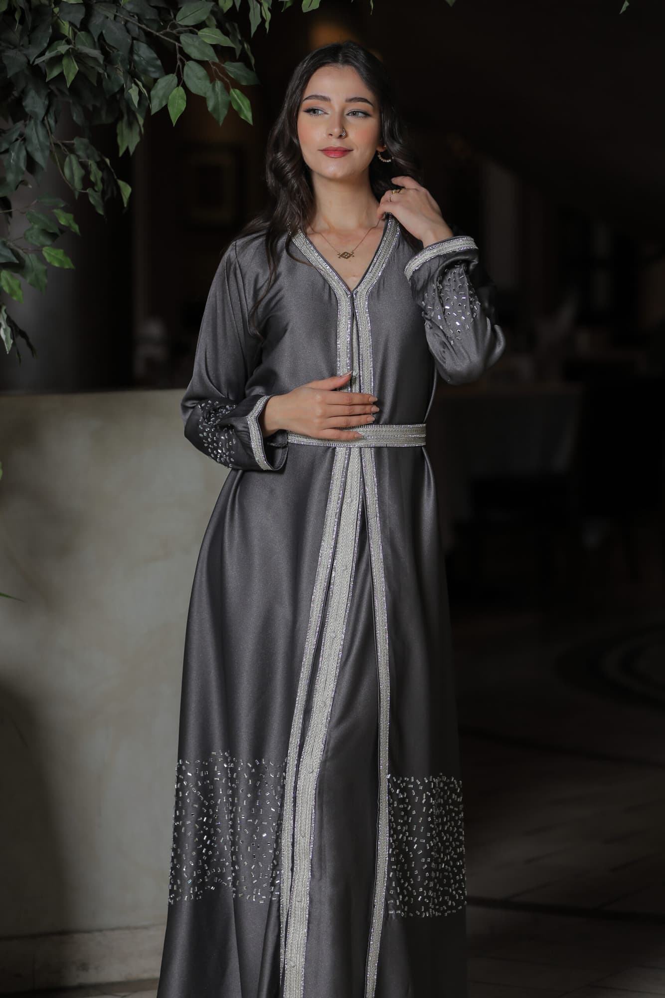 جلابيه ناعمه بتطريز يدوي وتشكيله انيقه