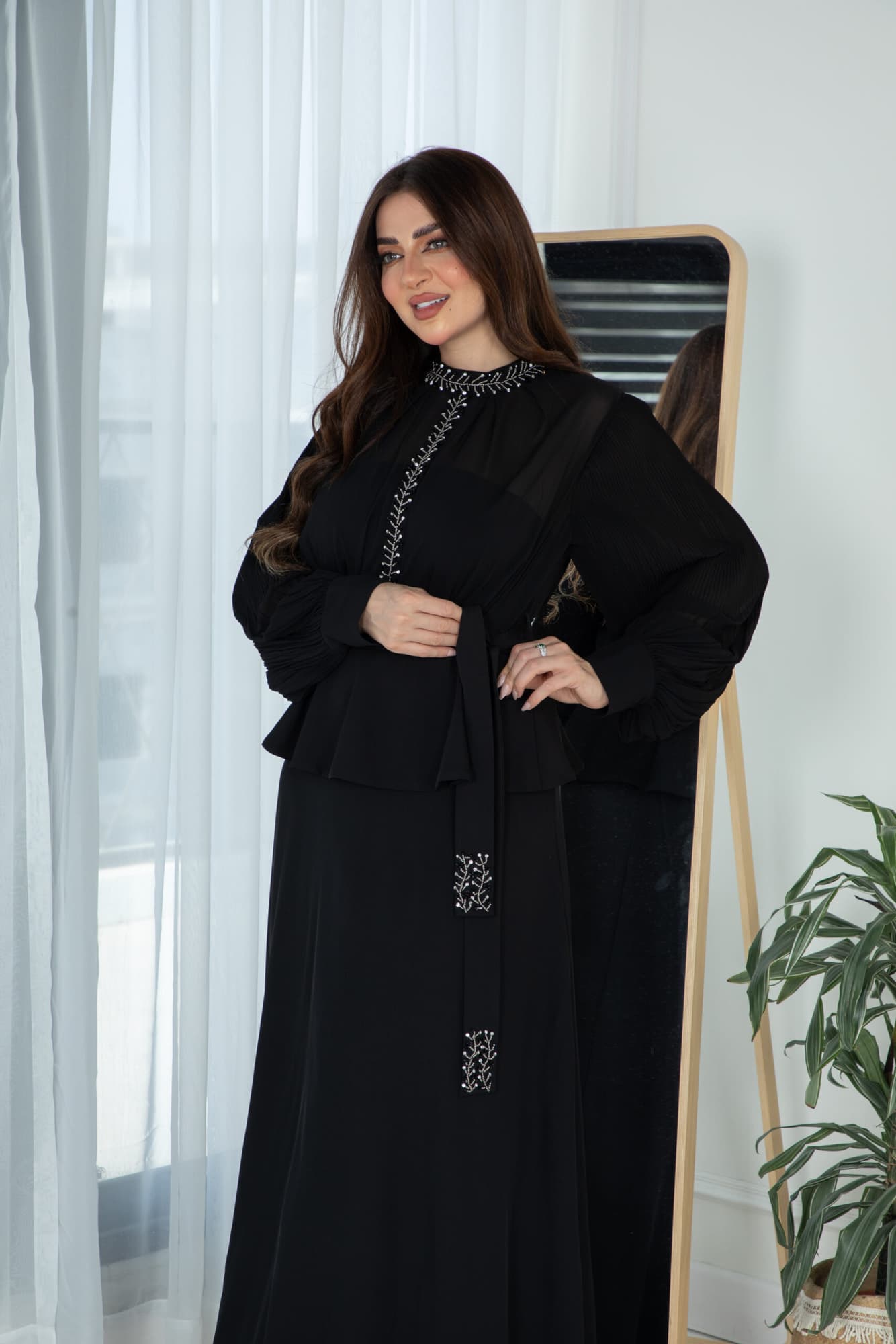 فستان ساتر بتصميم مميز مع حزام قماش